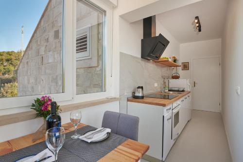 Studio Apartment With Loggia And Sea View