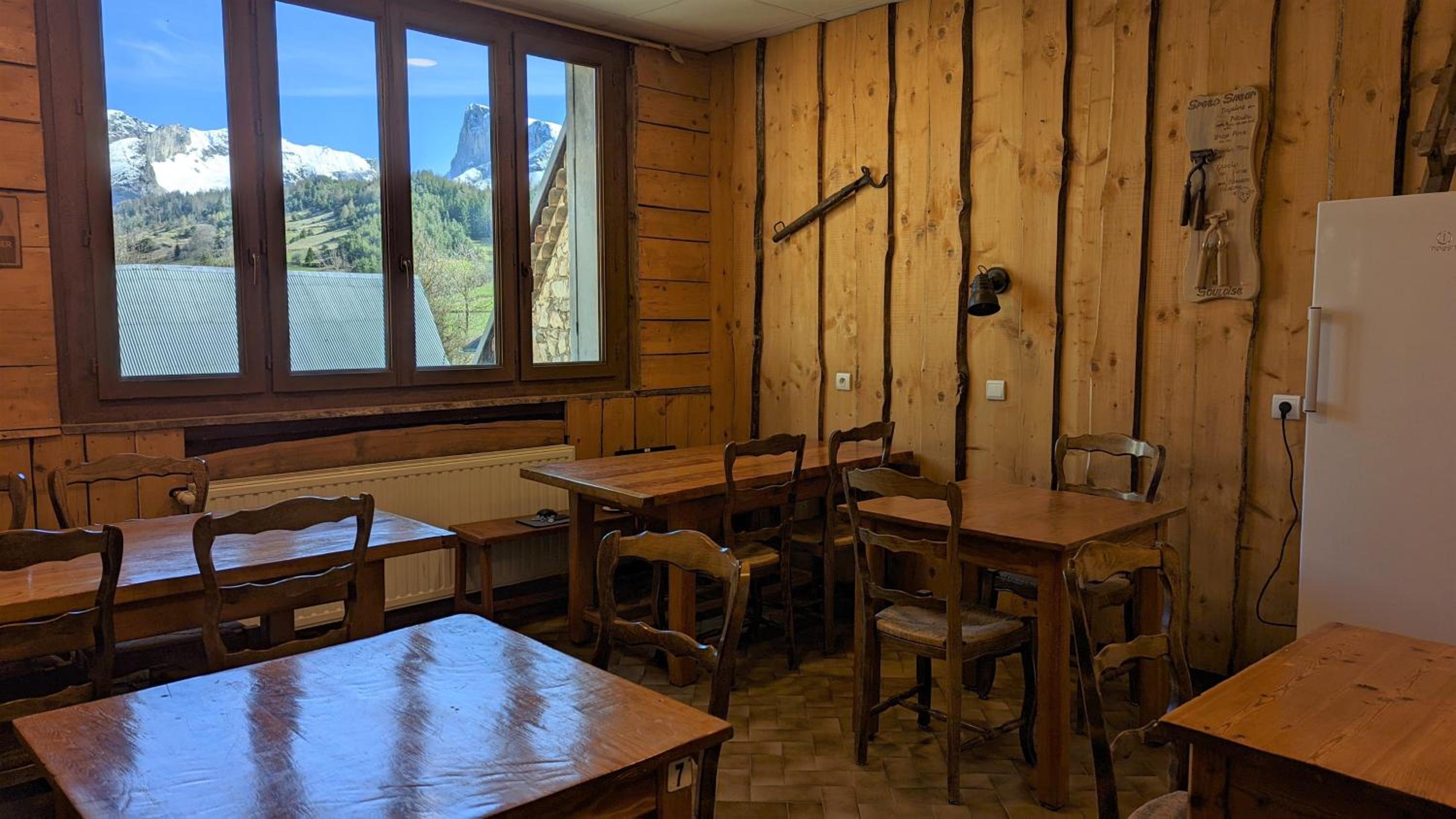 Twin Room with Mountain View