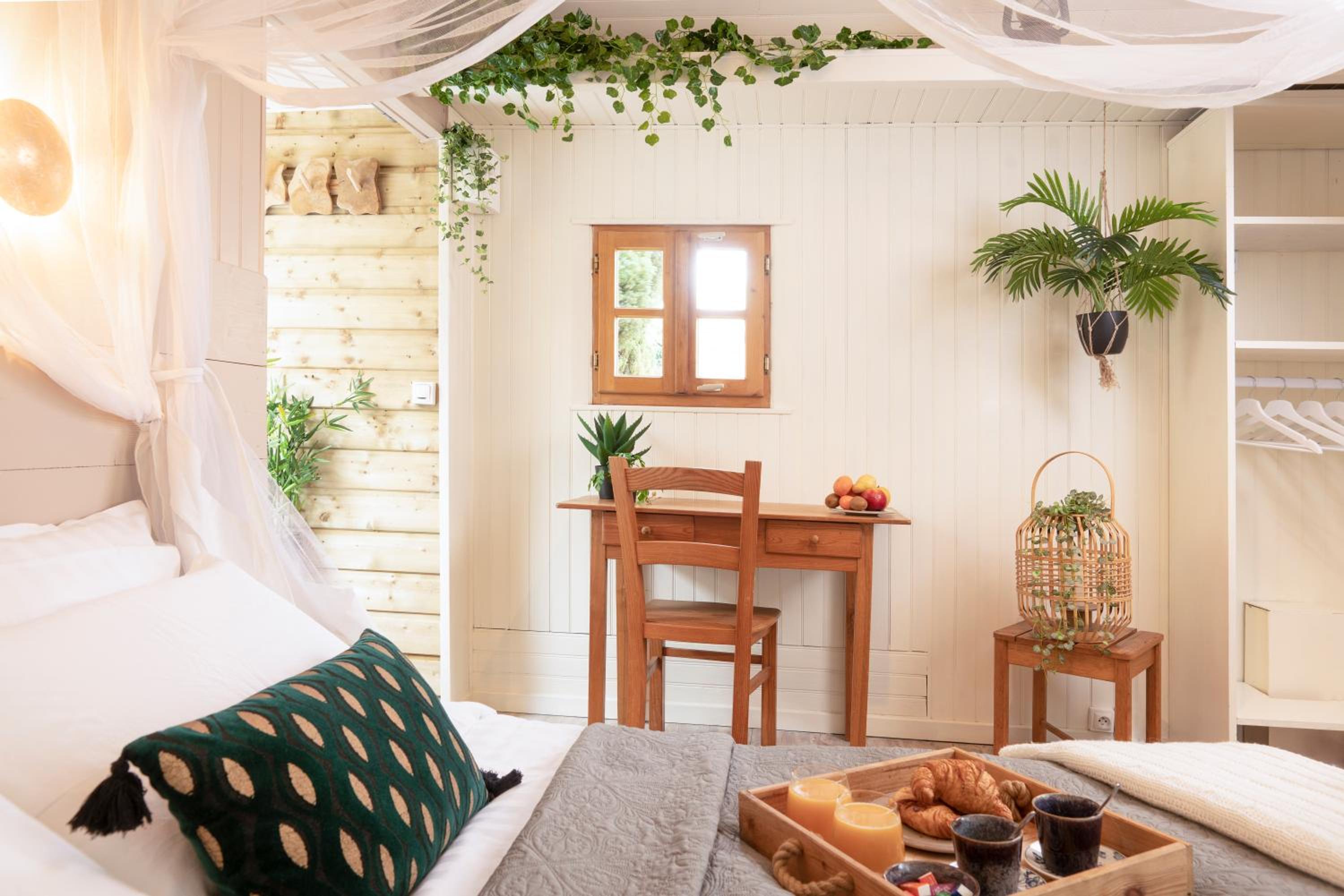 One-Bedroom Chalet - Photo 3