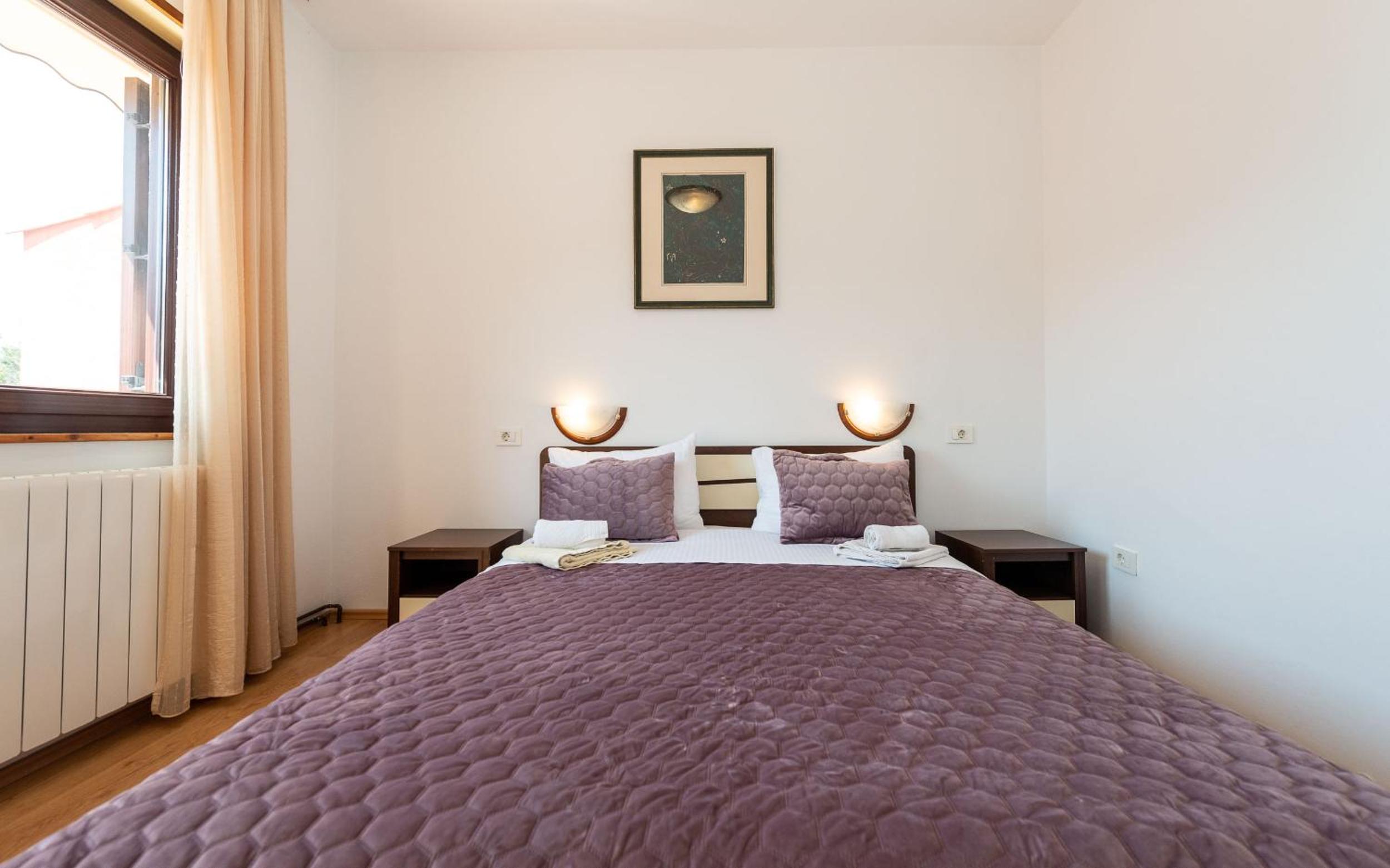 Double Room with Balcony - Photo 7