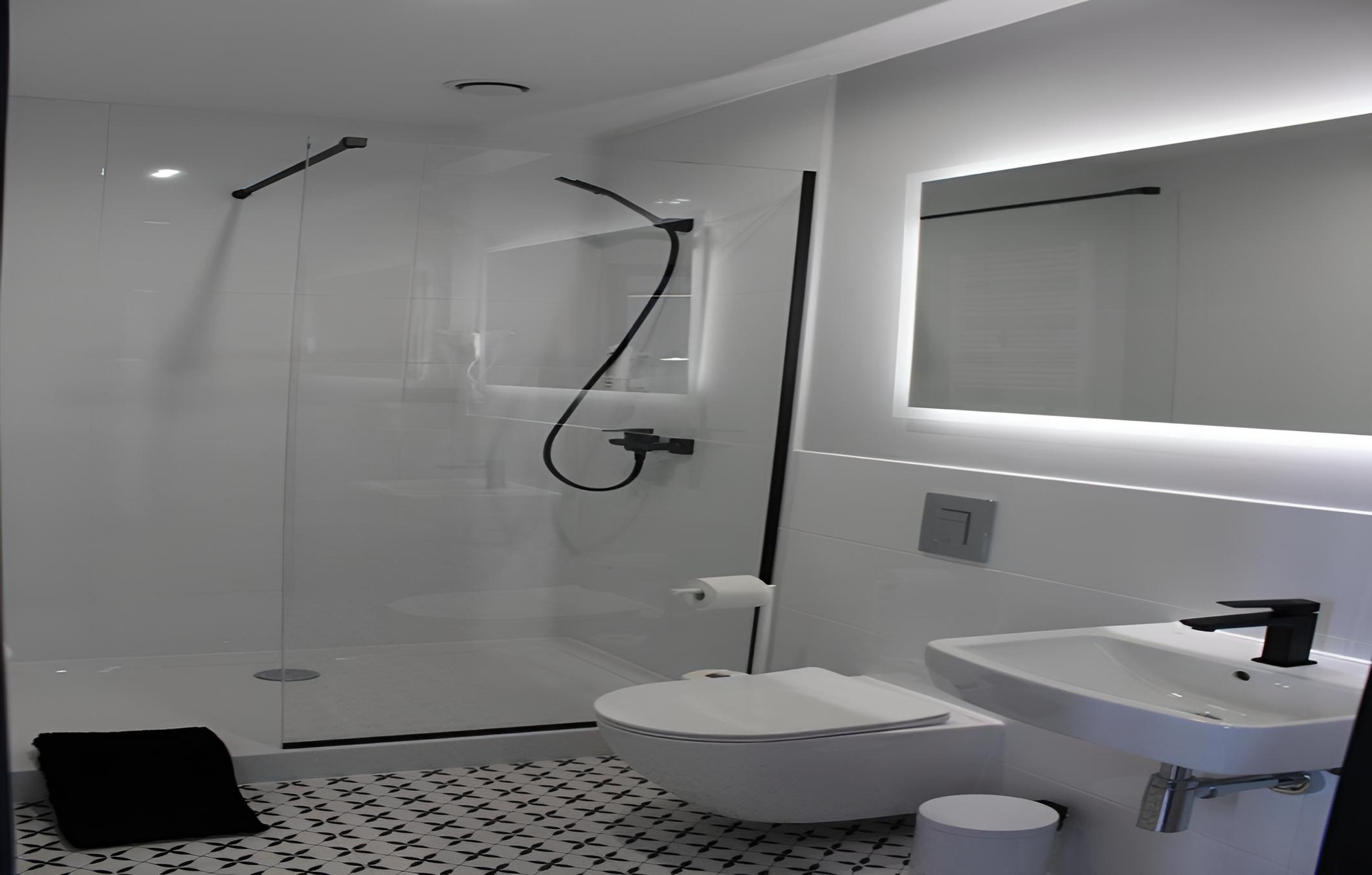 Double Room - Photo 5
