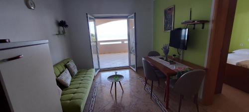 Two-Bedroom Apartment photo 2