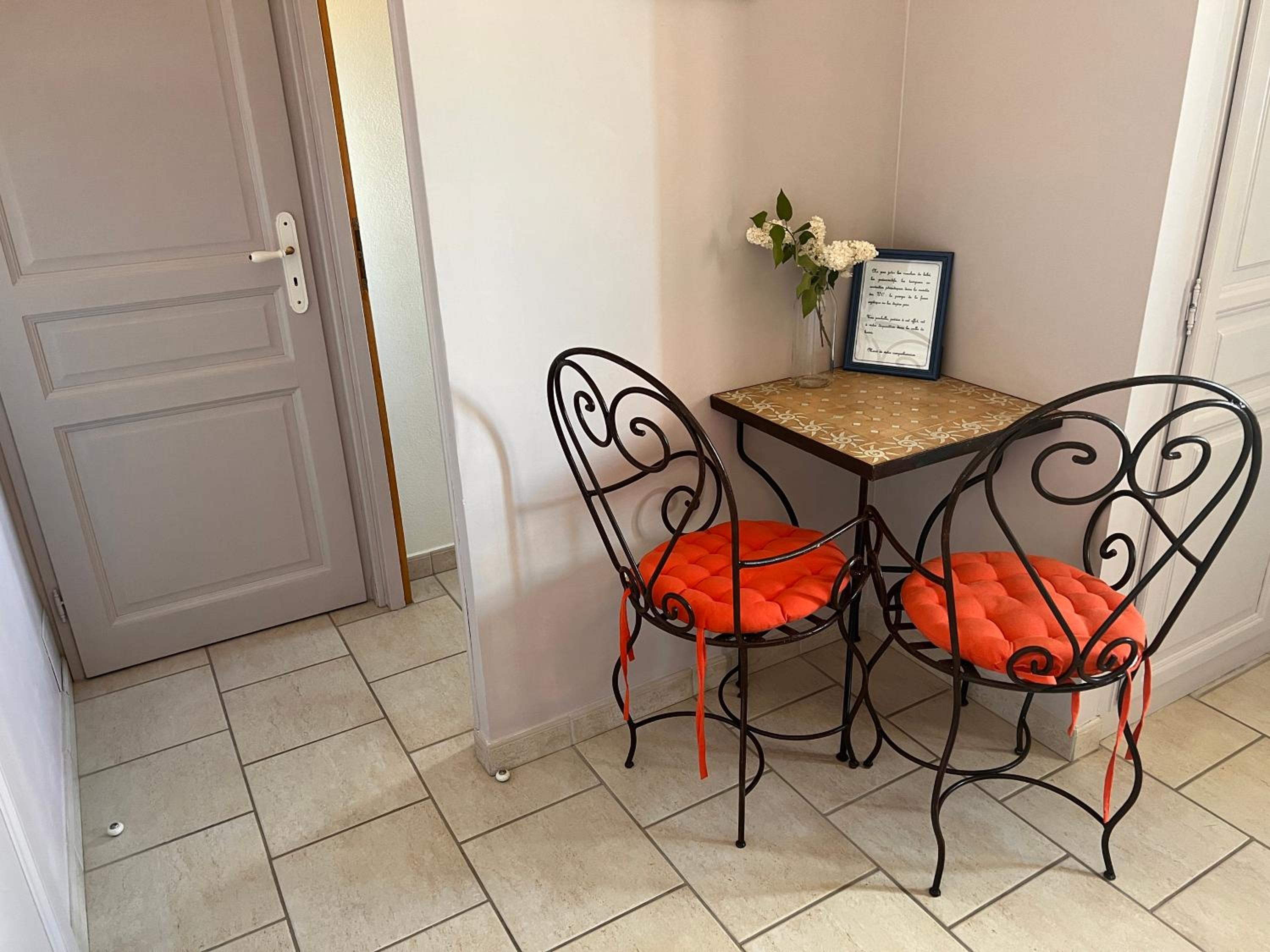 Standard Double Room - Photo 5