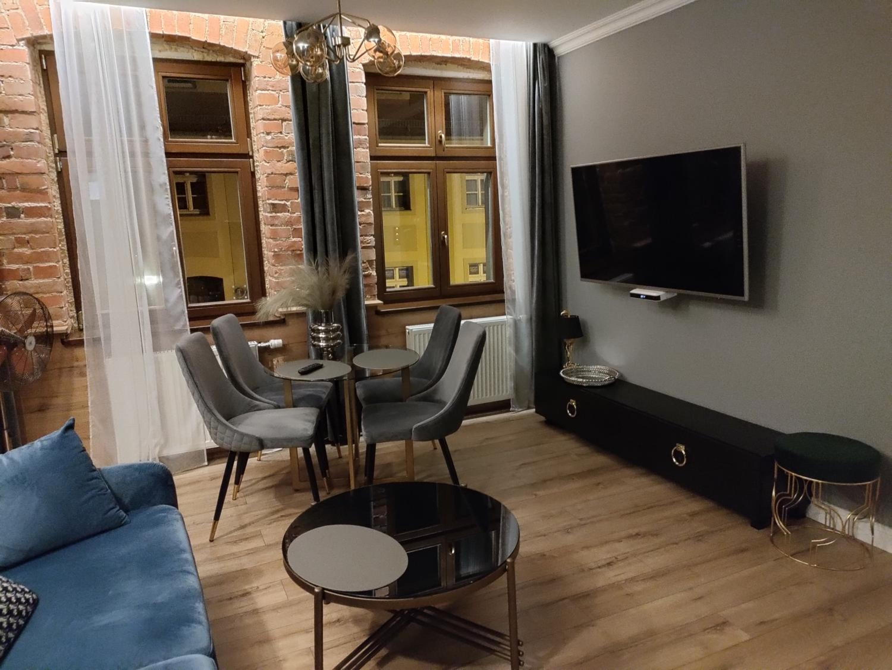 One-Bedroom Apartment - Photo 9