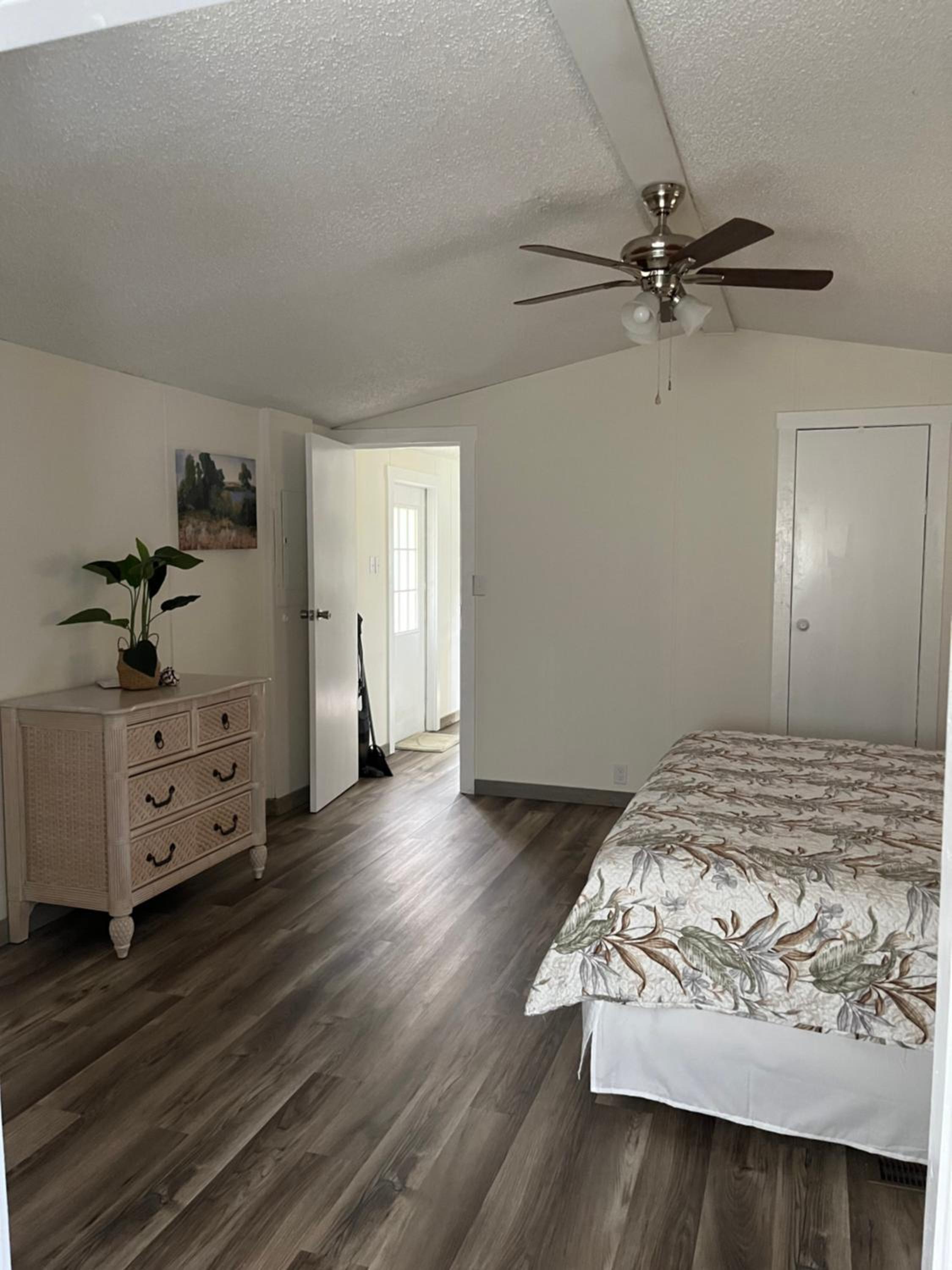 Mobile Home photo 3