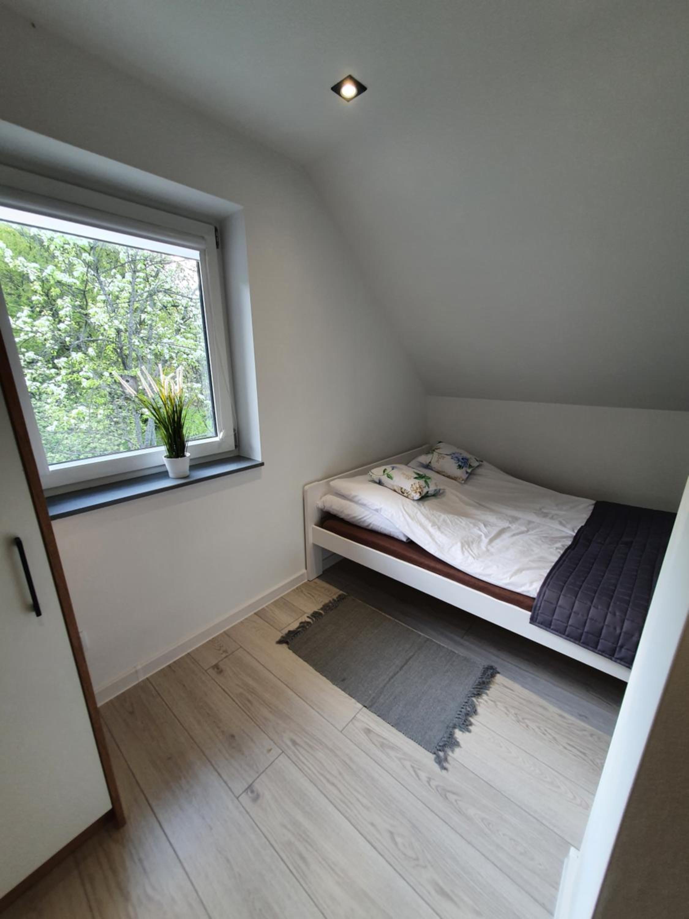 Two-Bedroom House - Photo 7
