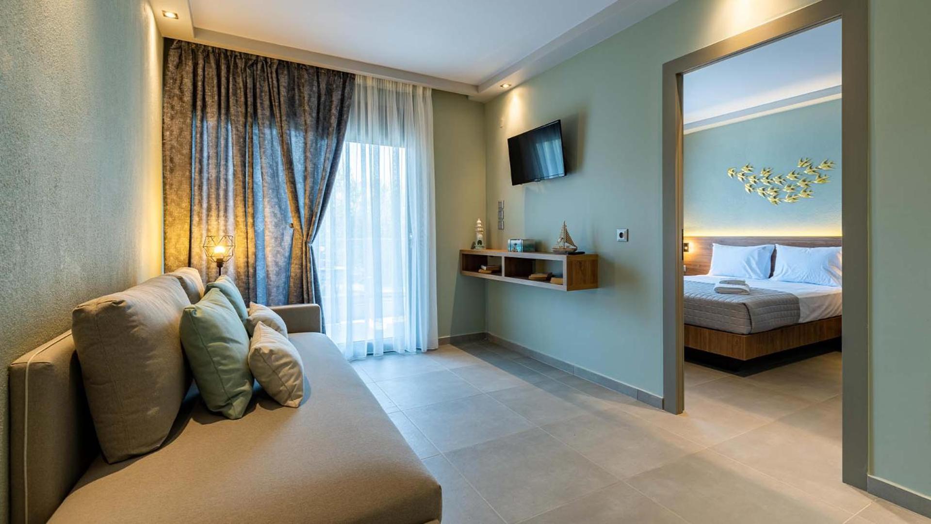Deluxe Junior Suite photo 3