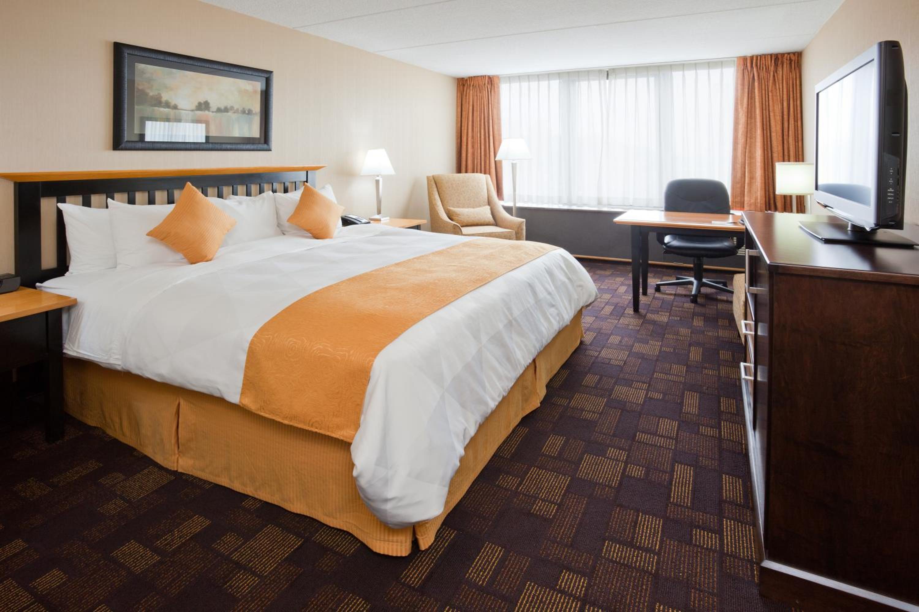 King Room with Roll-in Shower - Disability Access/Non-Smoking