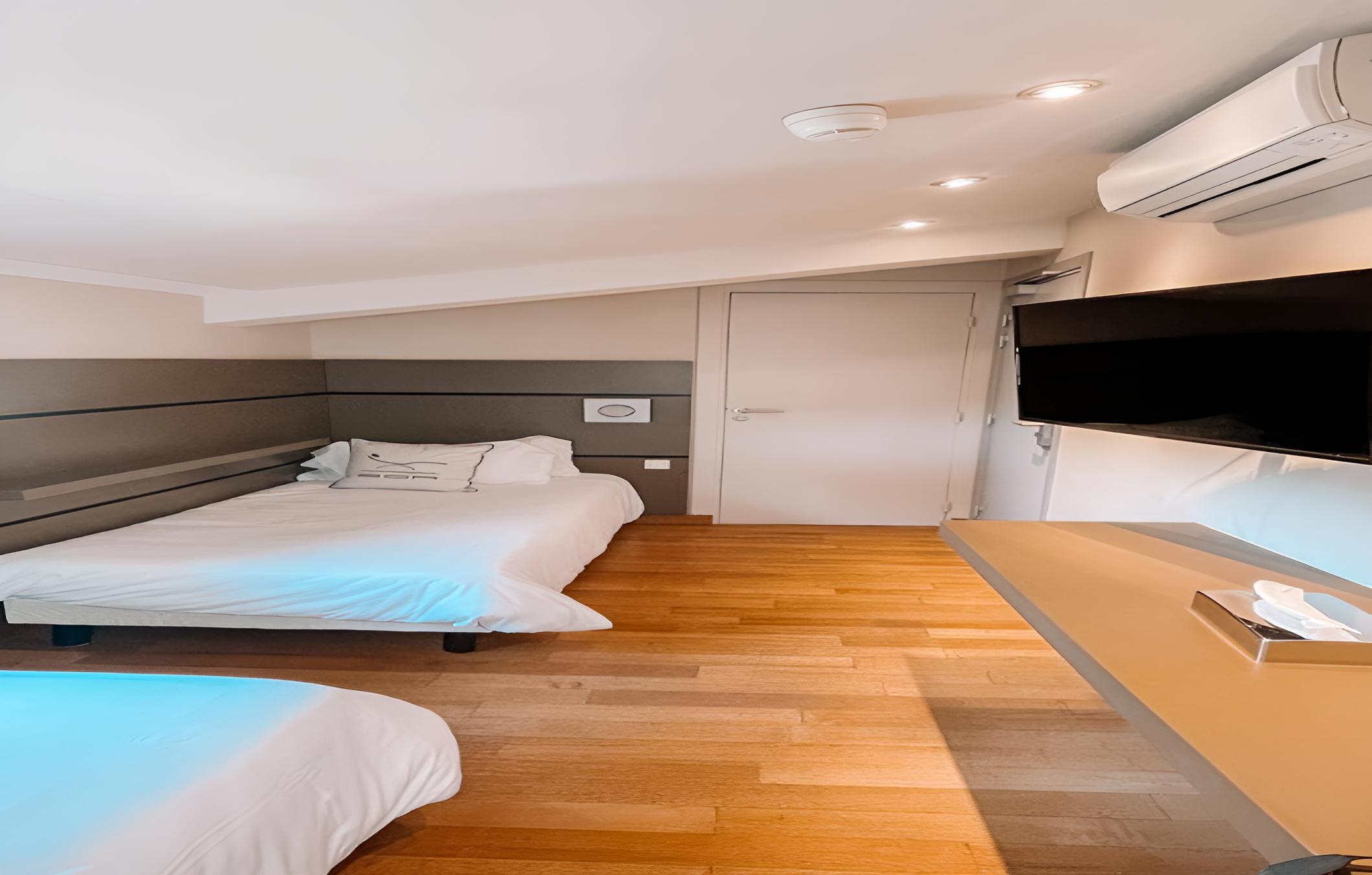 Twin Room Cabin - Photo 1