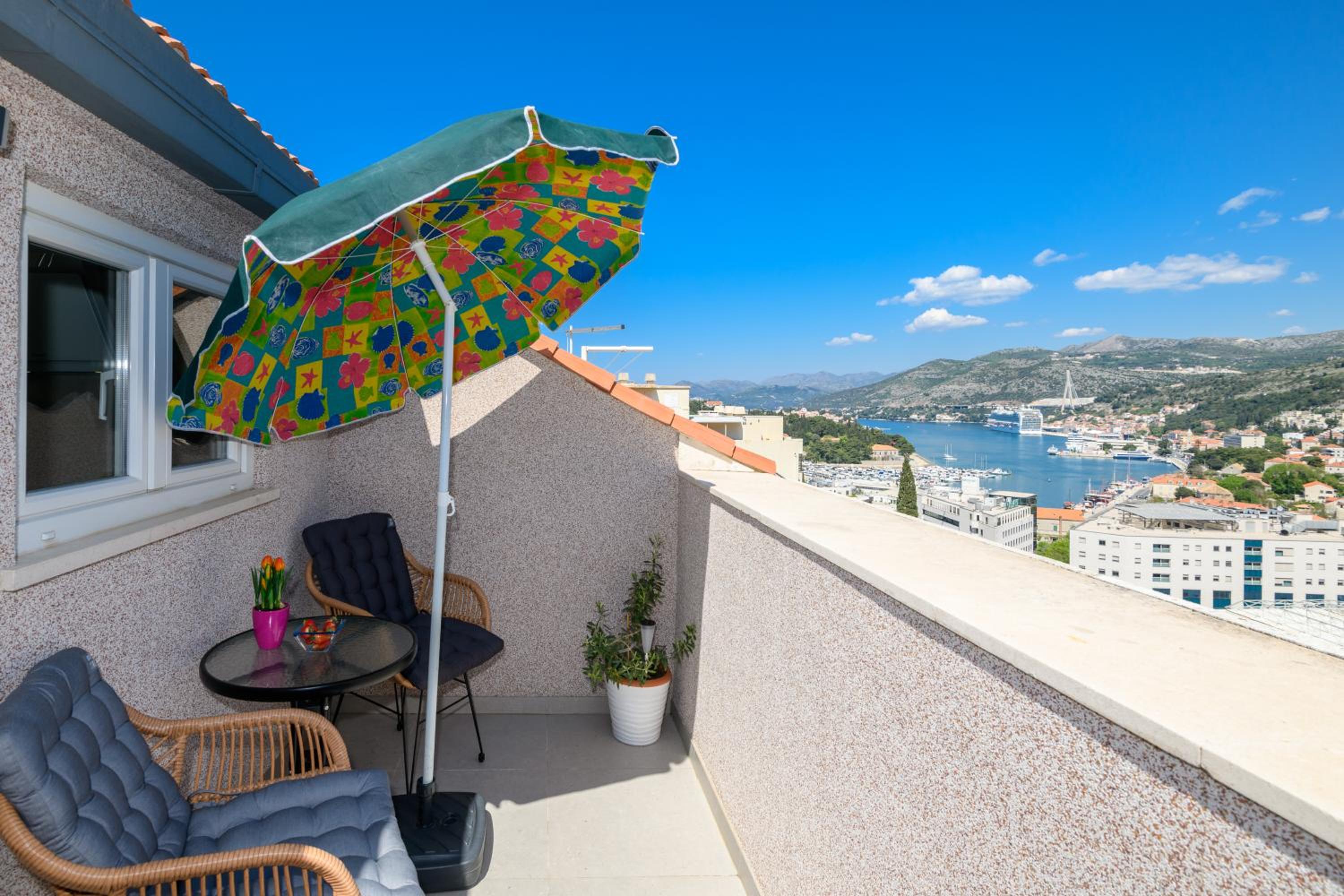 Apartment with Sea View