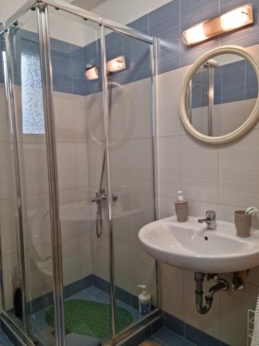 Two-Bedroom Apartment - Photo 15