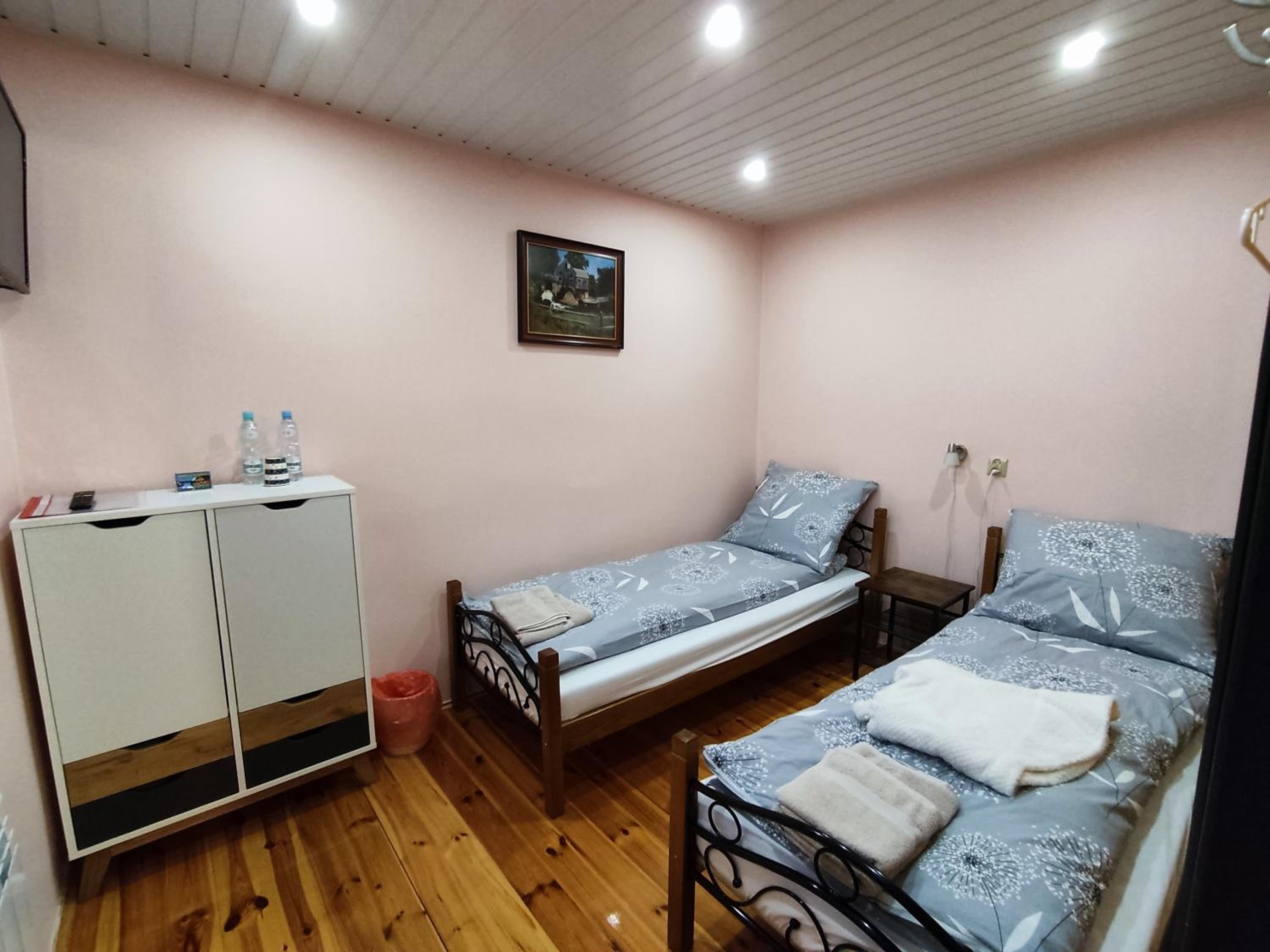 Small Double Room - Photo 1