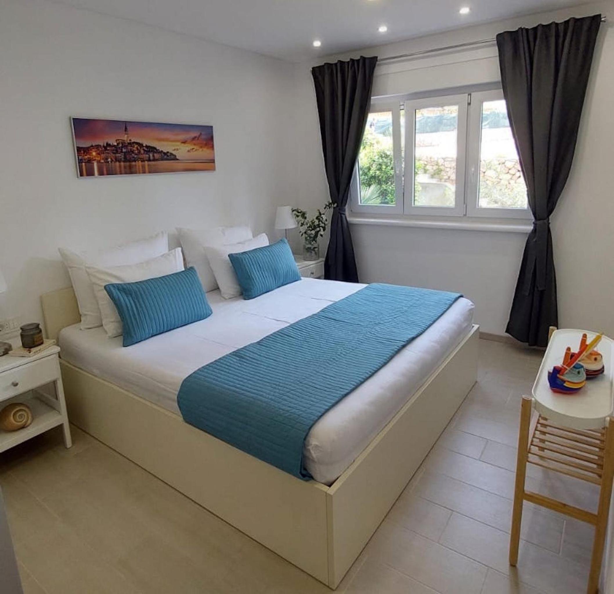 One Bedroom Apartment with Balcony photo 2
