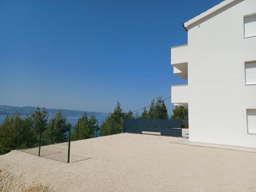 Two-Bedroom Apartment - Photo 2