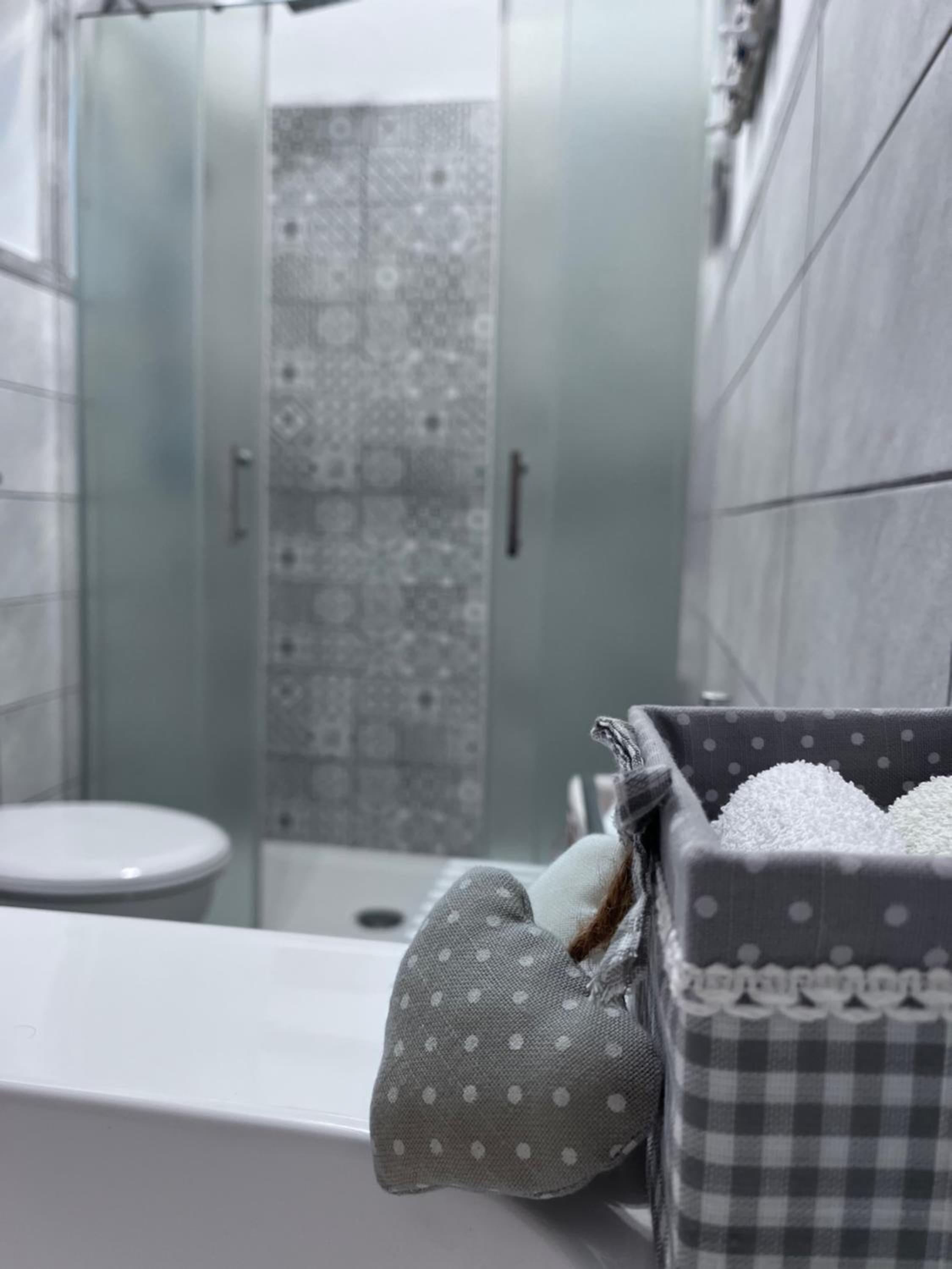 One-Bedroom Apartment - Photo 3