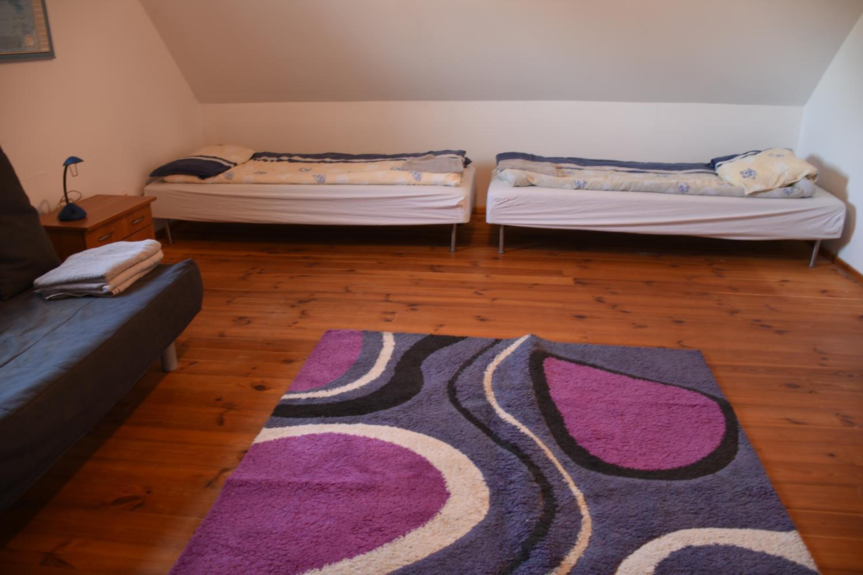 Two-Bedroom House - Photo 2