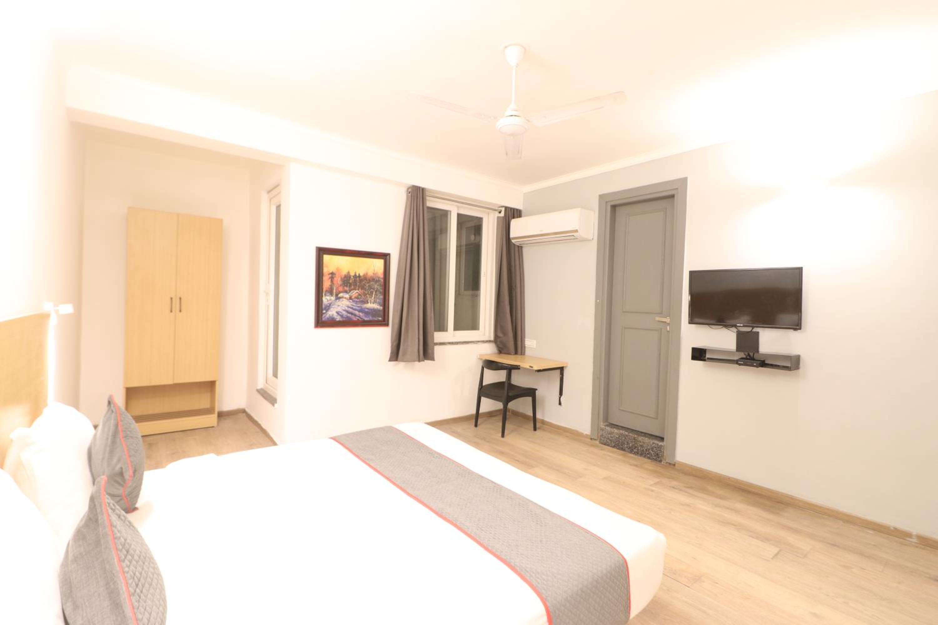 Double or Twin Room - Photo 6