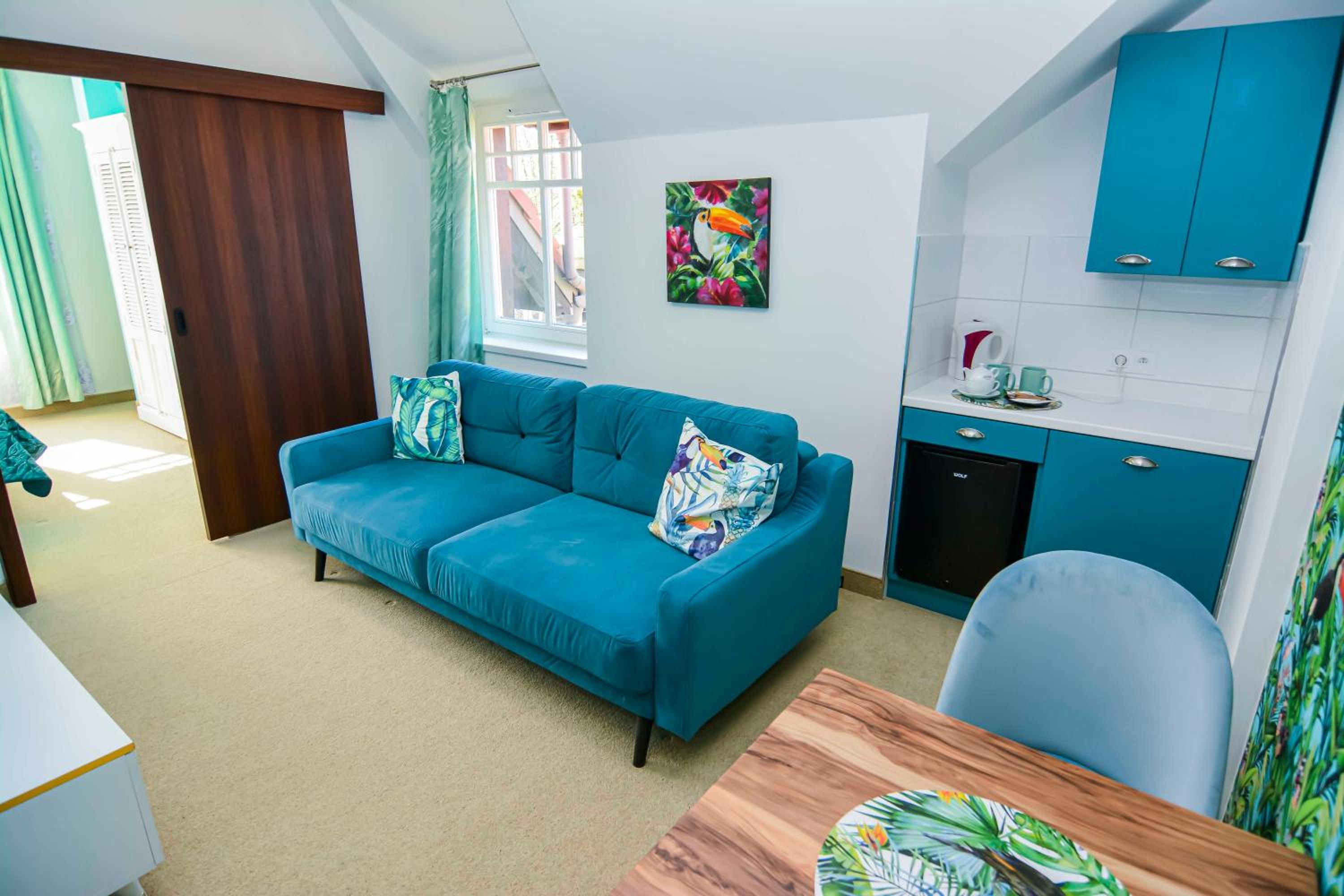 Superior Family Room - Photo 1