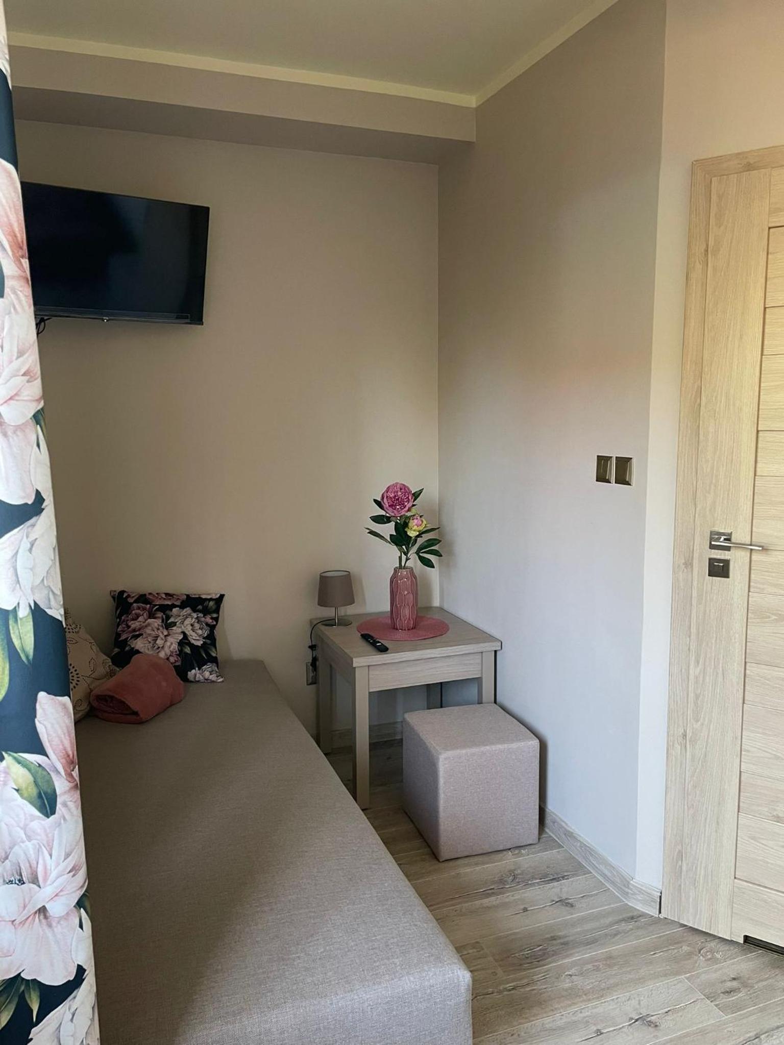 Triple Room with Private Bathroom photo 2