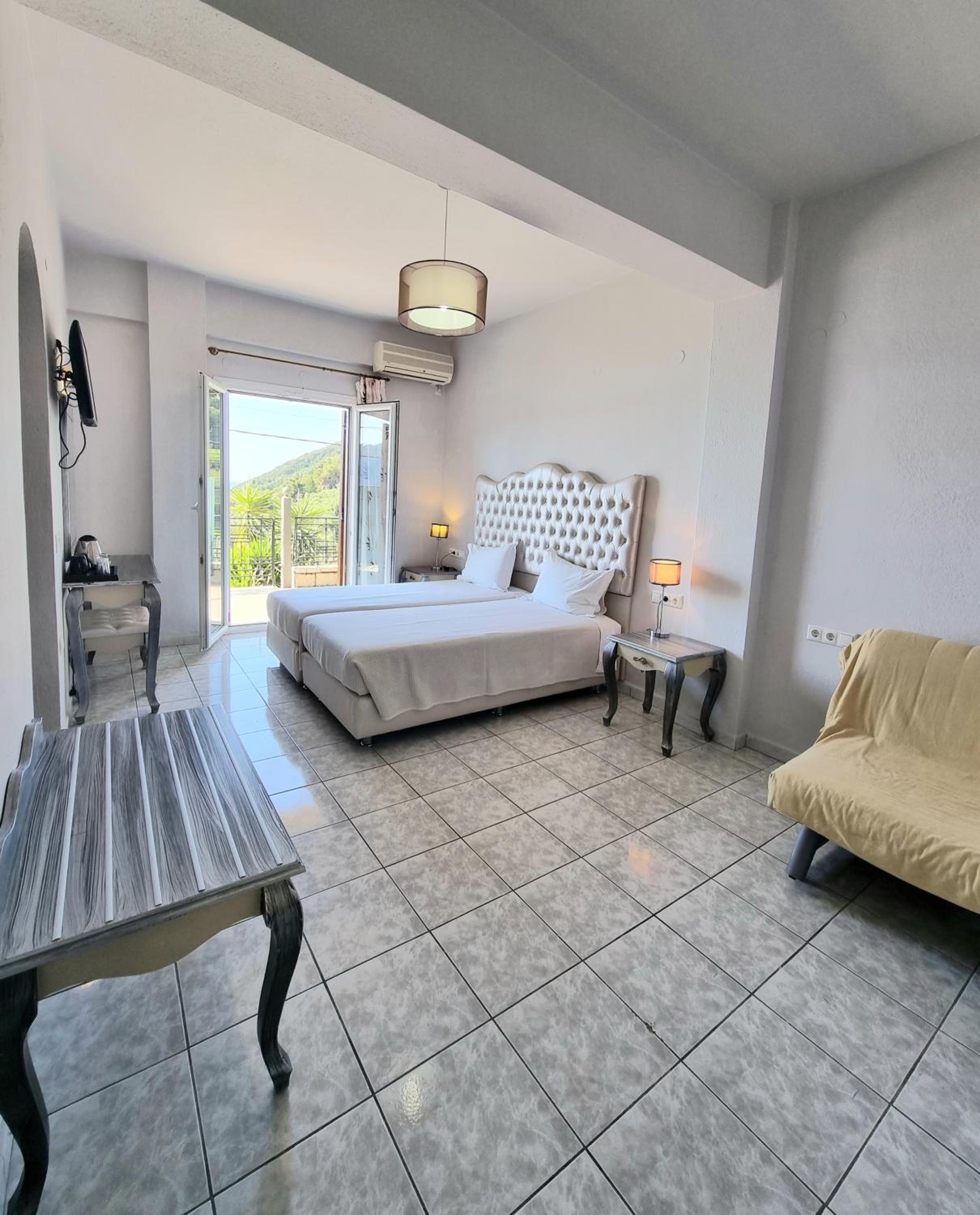 Double/Twin Room with Sea View (2 adults + 1 child)