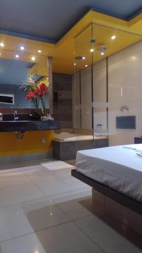 Deluxe Suite with Spa Bath