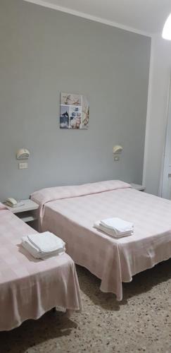 Double Room - Photo 11