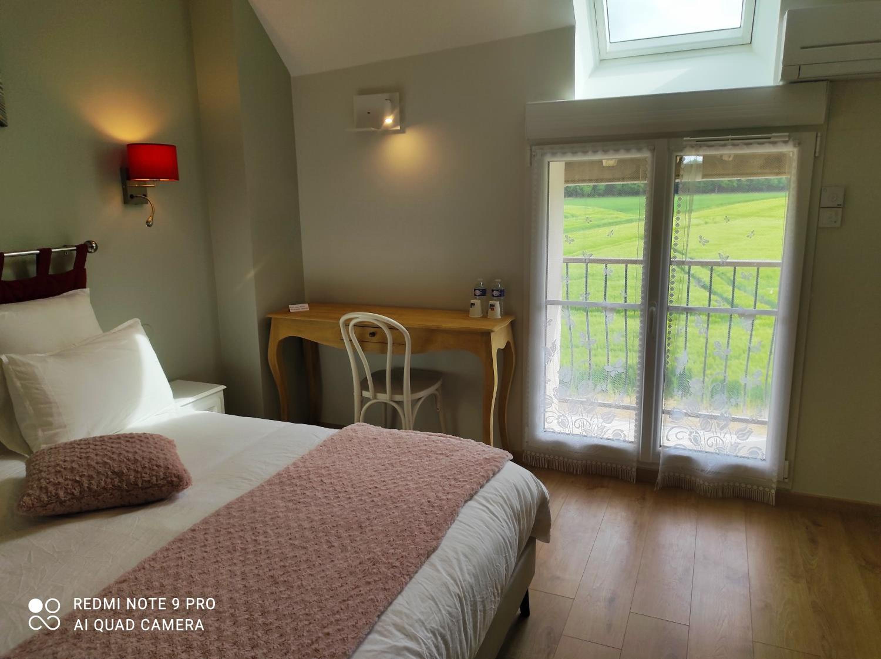 Double Room with Private Bathroom photo 3