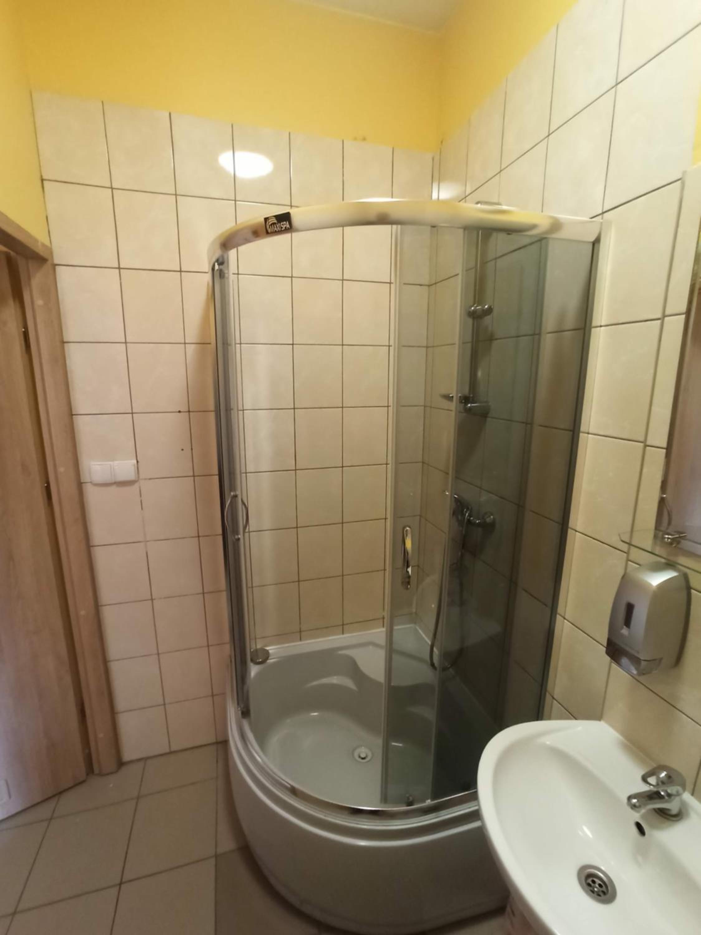 Quadruple Room with Private Bathroom - Photo 1