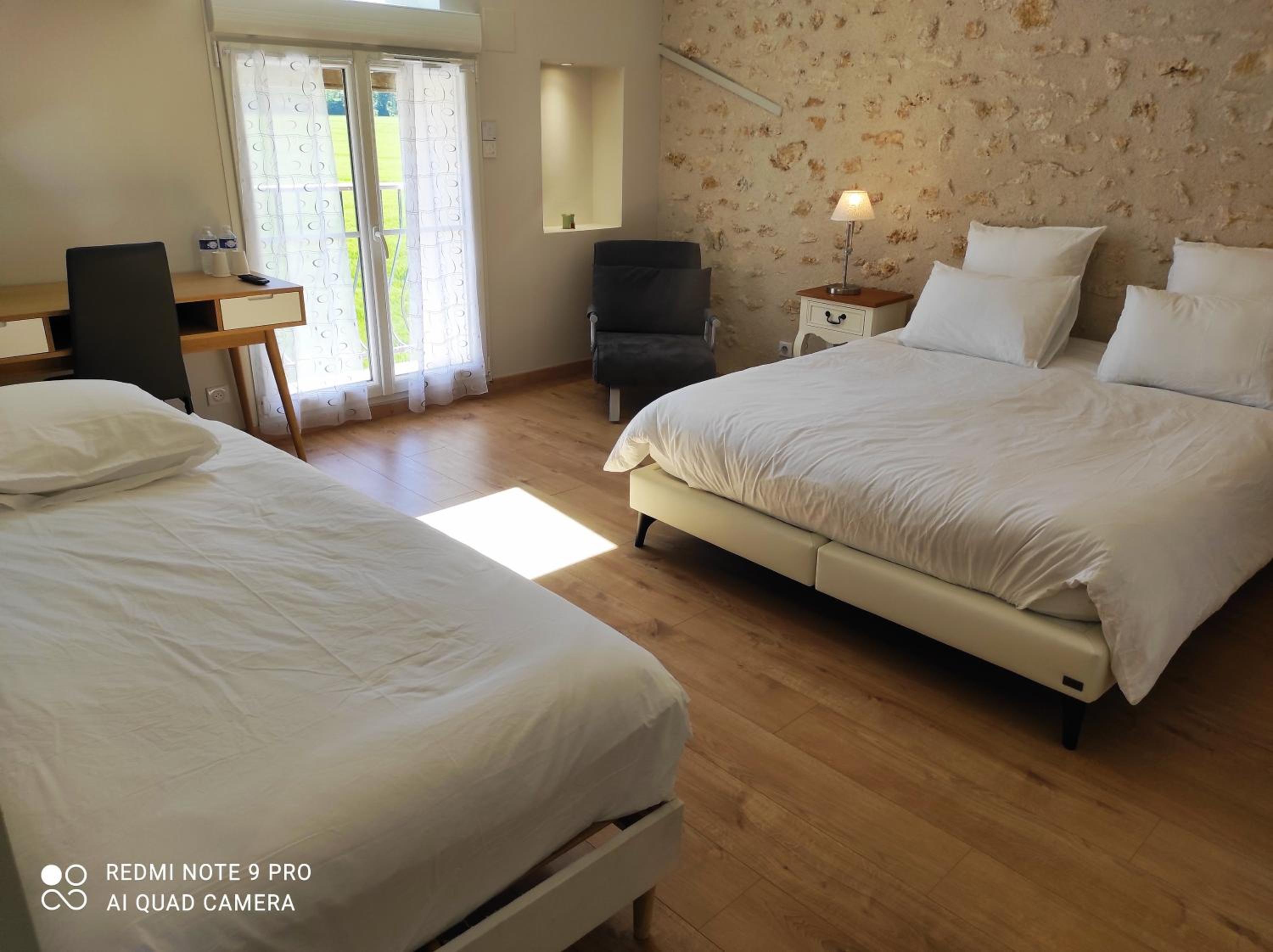 Triple Room with Bath photo 3