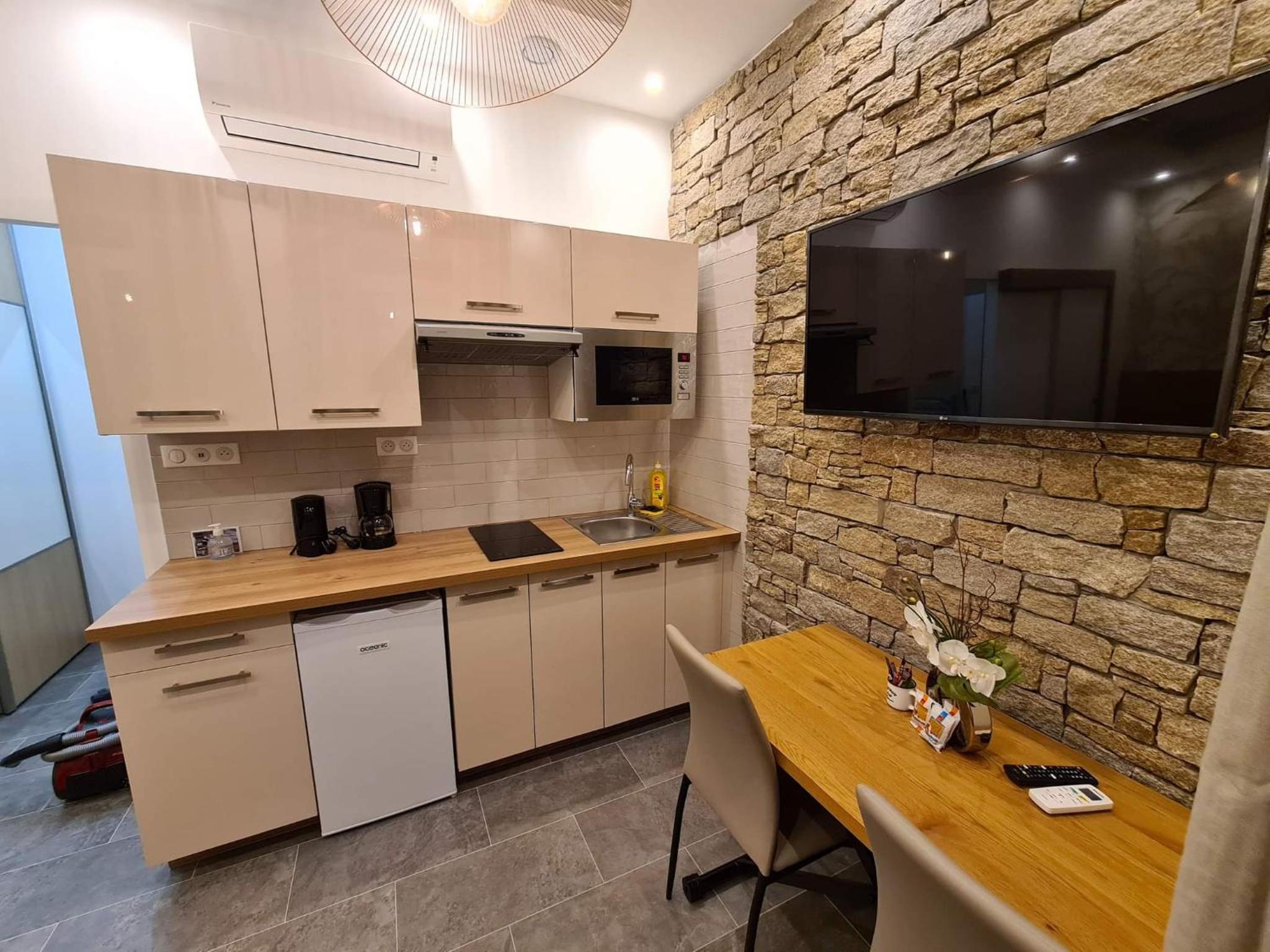 Studio Apartment photo 1
