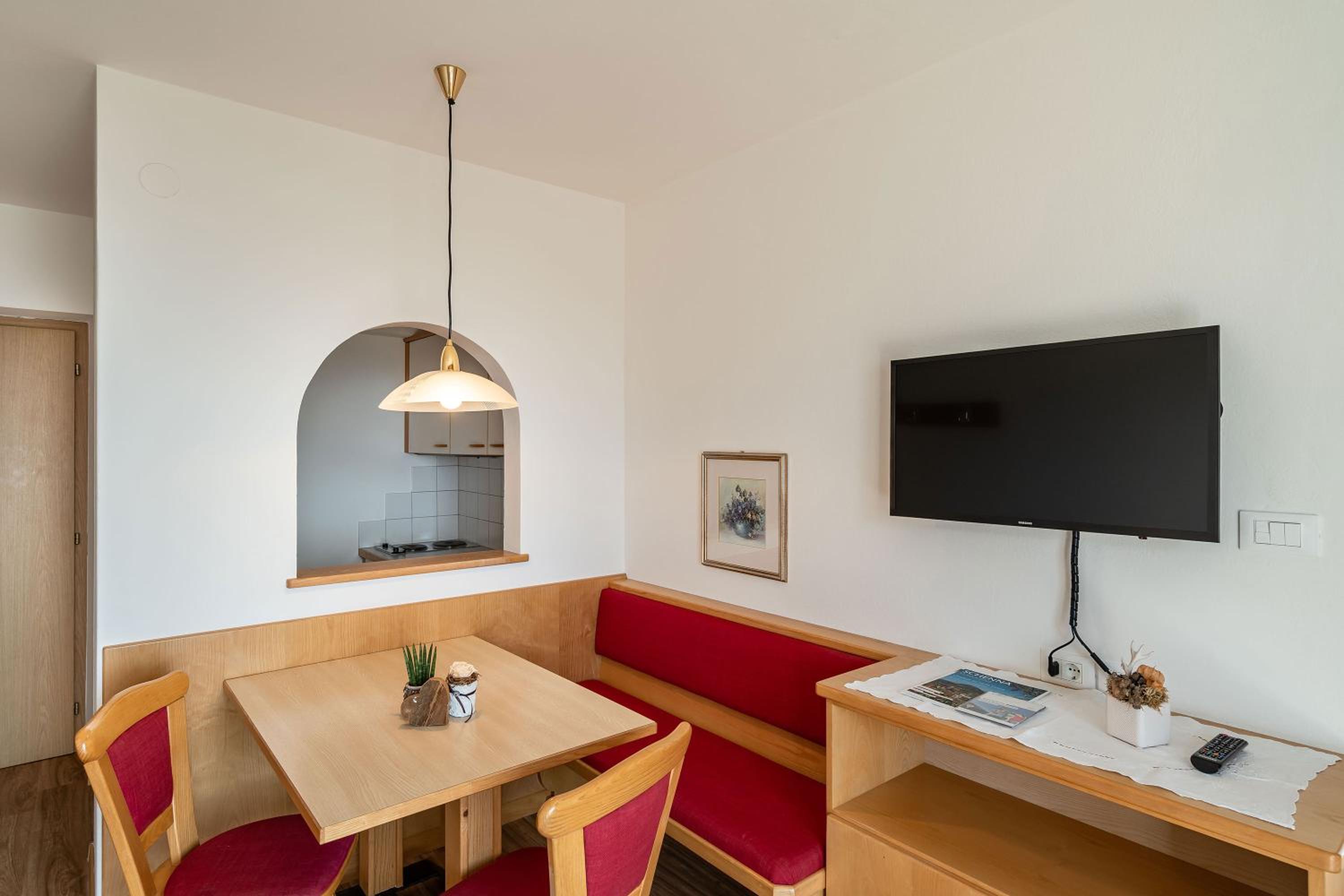 Apartment with Mountain View