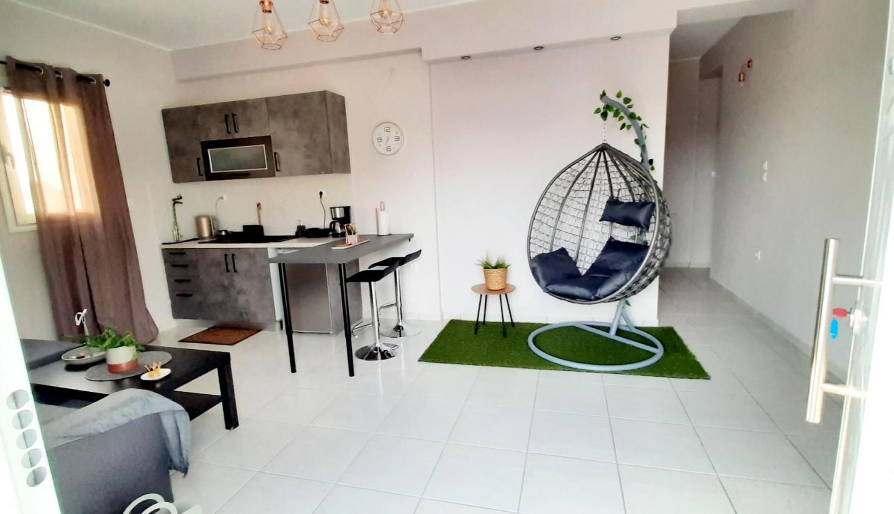 One-Bedroom Apartment - Photo 9