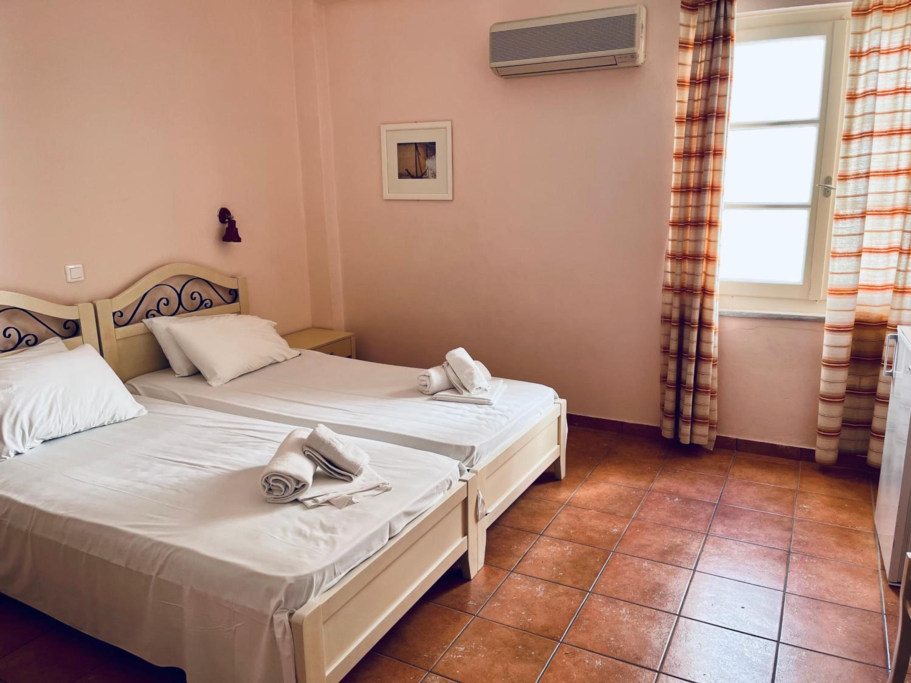 Economy Double or Twin Room photo 2