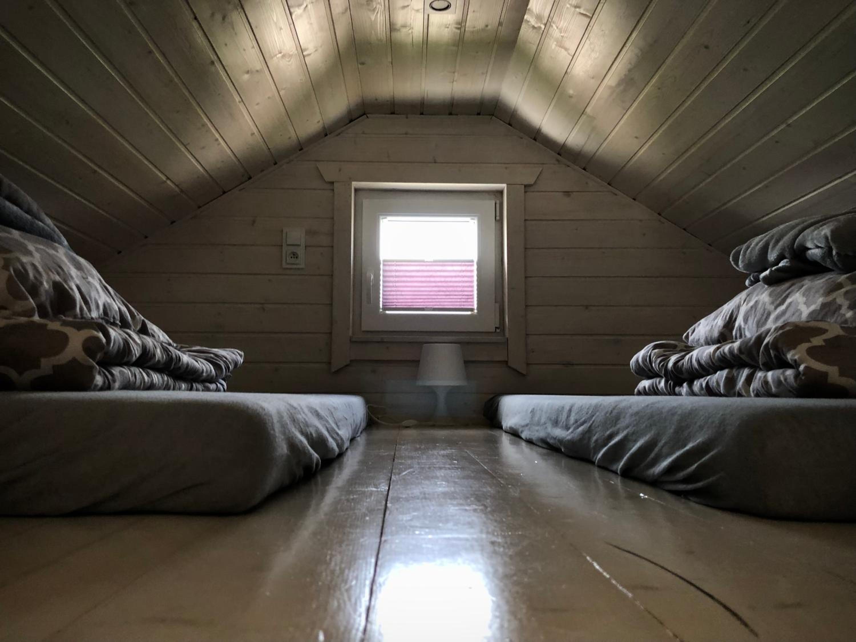Two-Bedroom House - Photo 2