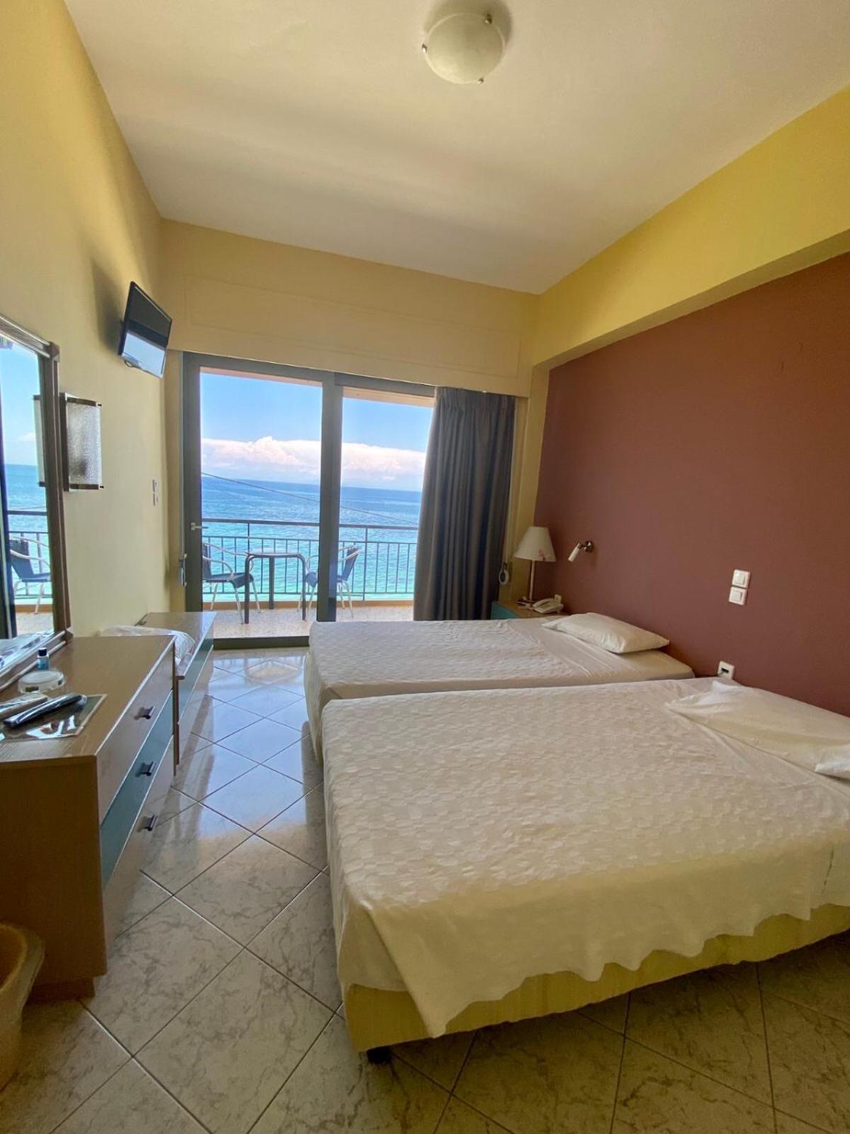 Double or Twin Room with Sea View