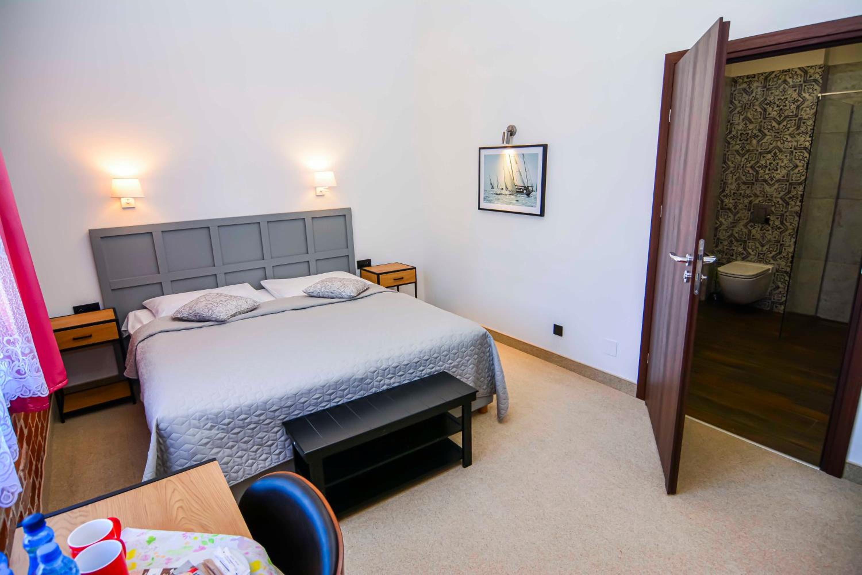 Double or Twin Room - Photo 5