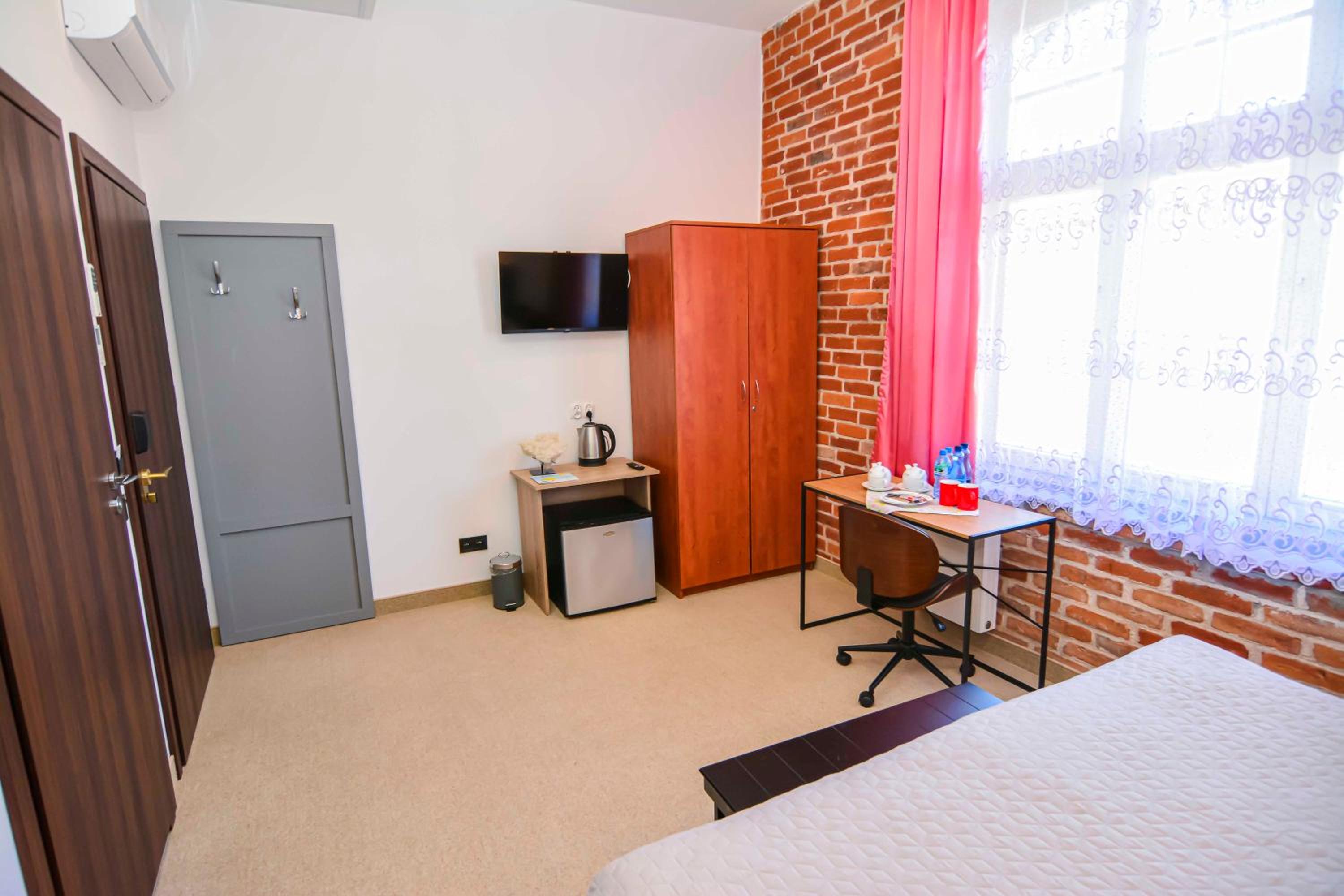 Double or Twin Room - Photo 17