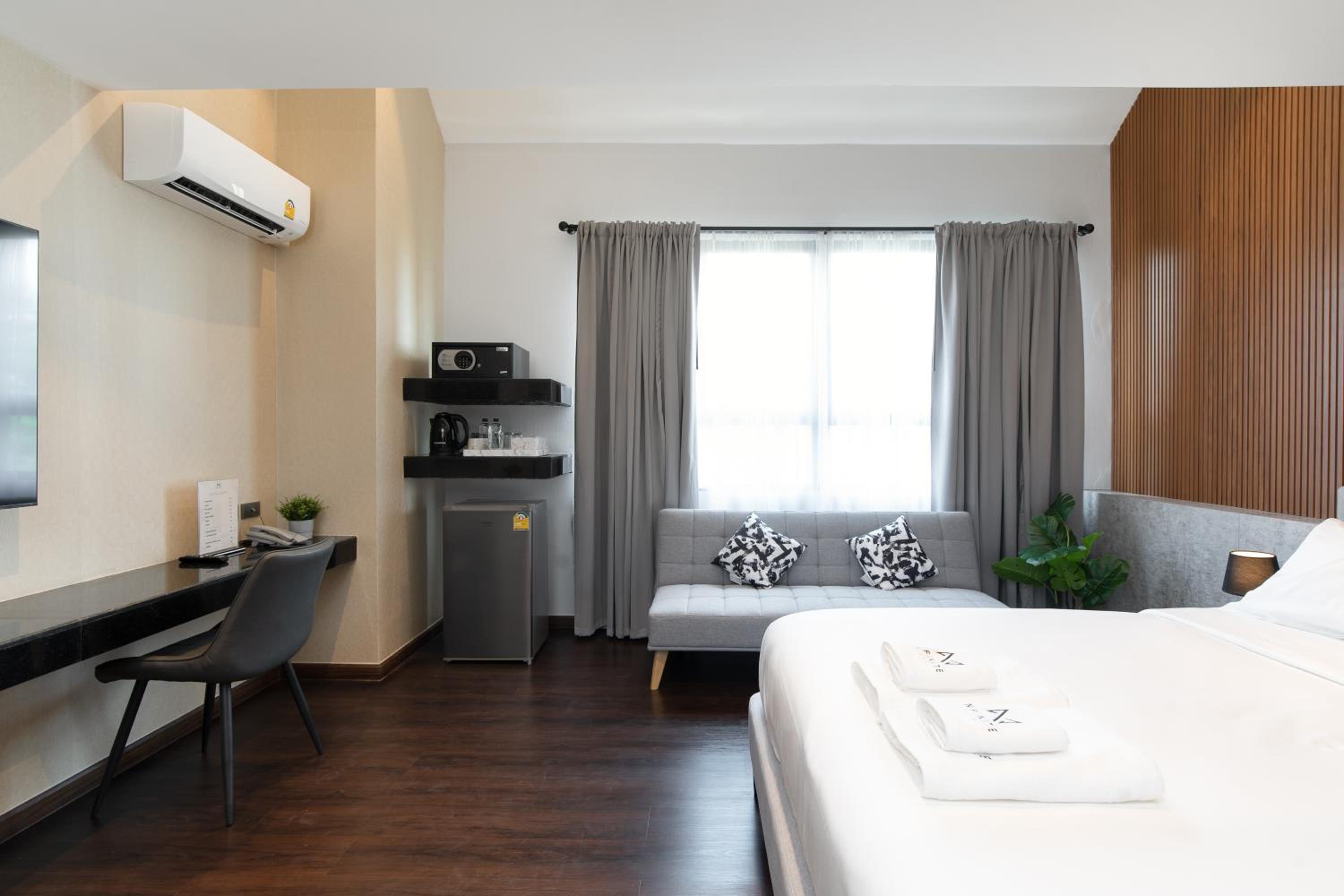 Deluxe Double Room - Photo 1