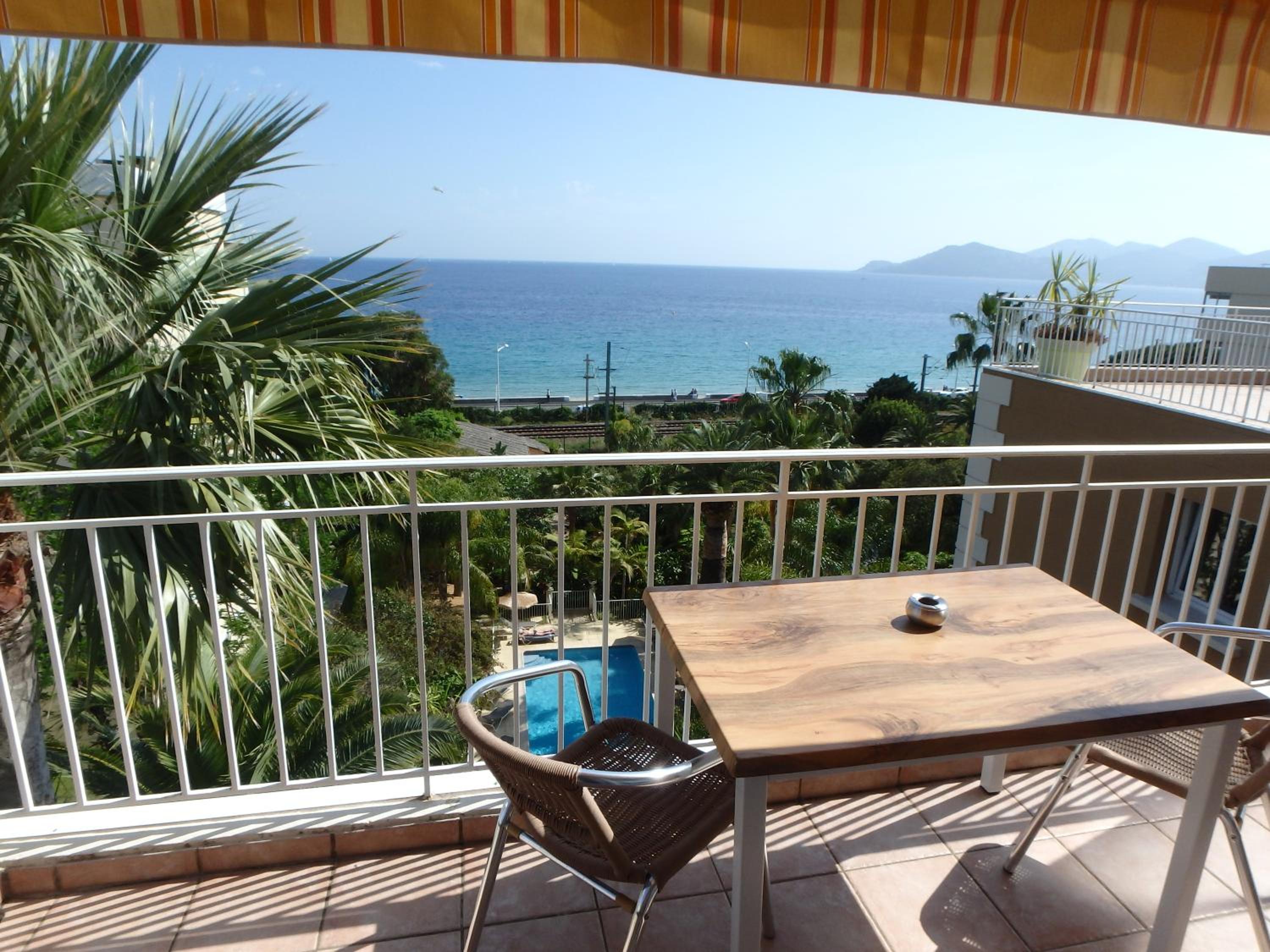Studio with Terrace (2 or 3 Persons - Sea View)