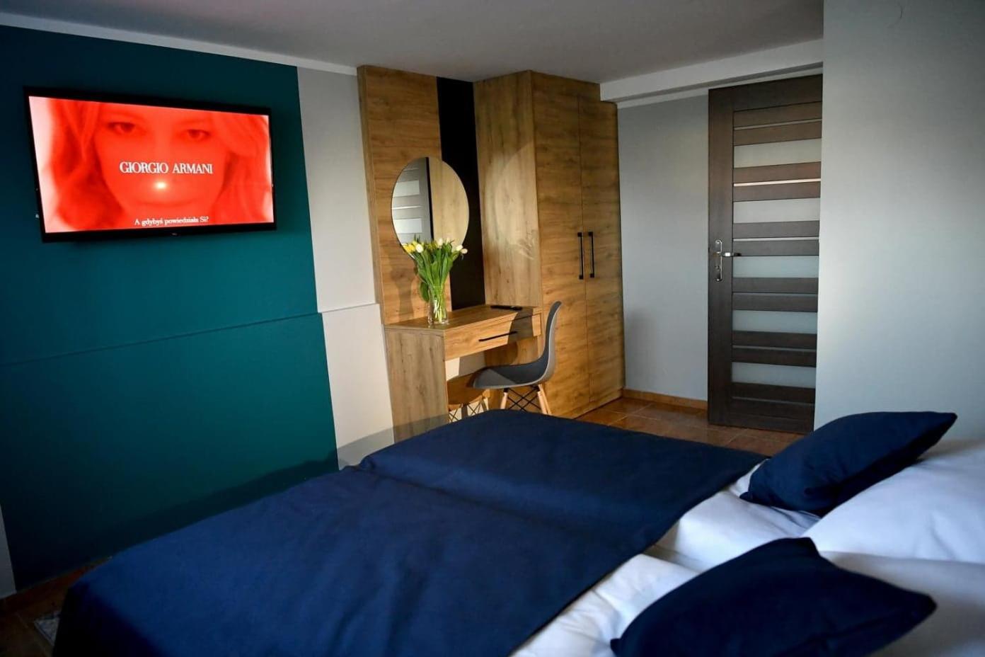 One-Bedroom Apartment - Photo 10