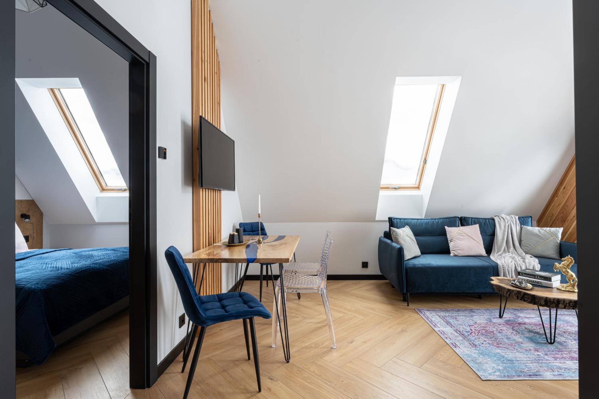 Suite - Photo 1