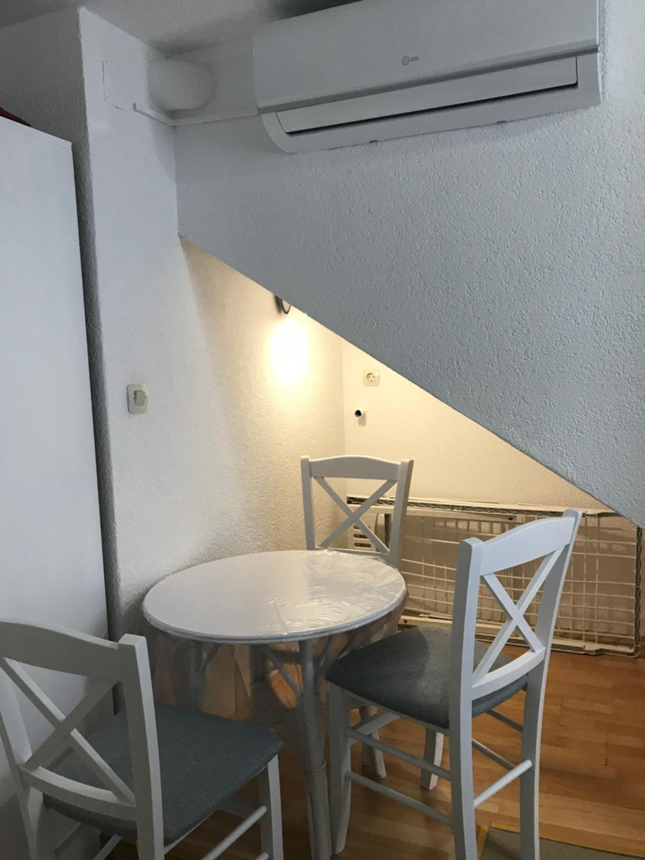 Studio Apartment - Photo 4