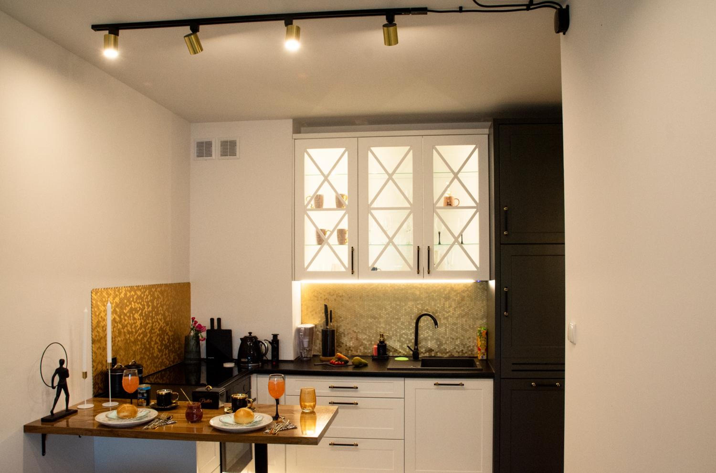 One-Bedroom Apartment - Photo 7