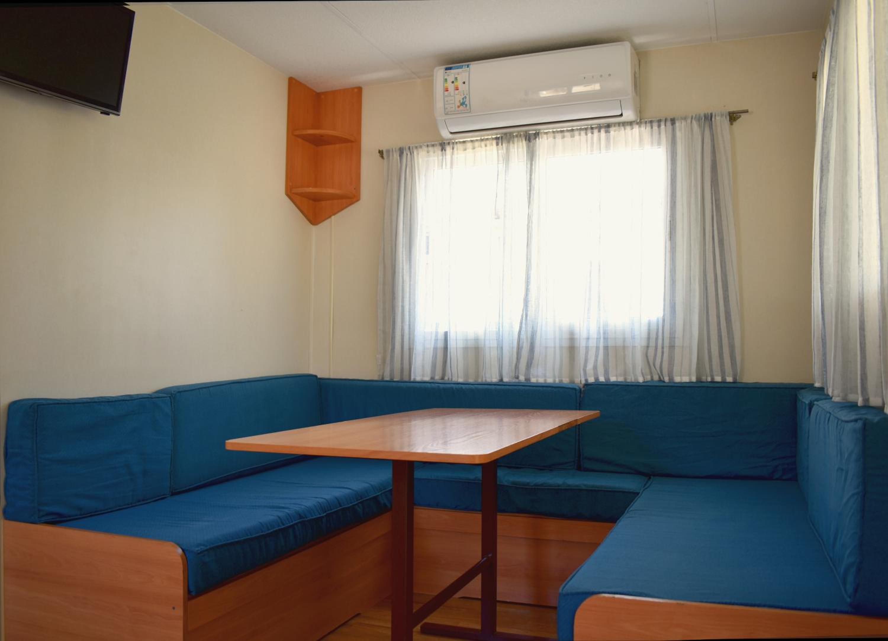 Mobile Home photo 2