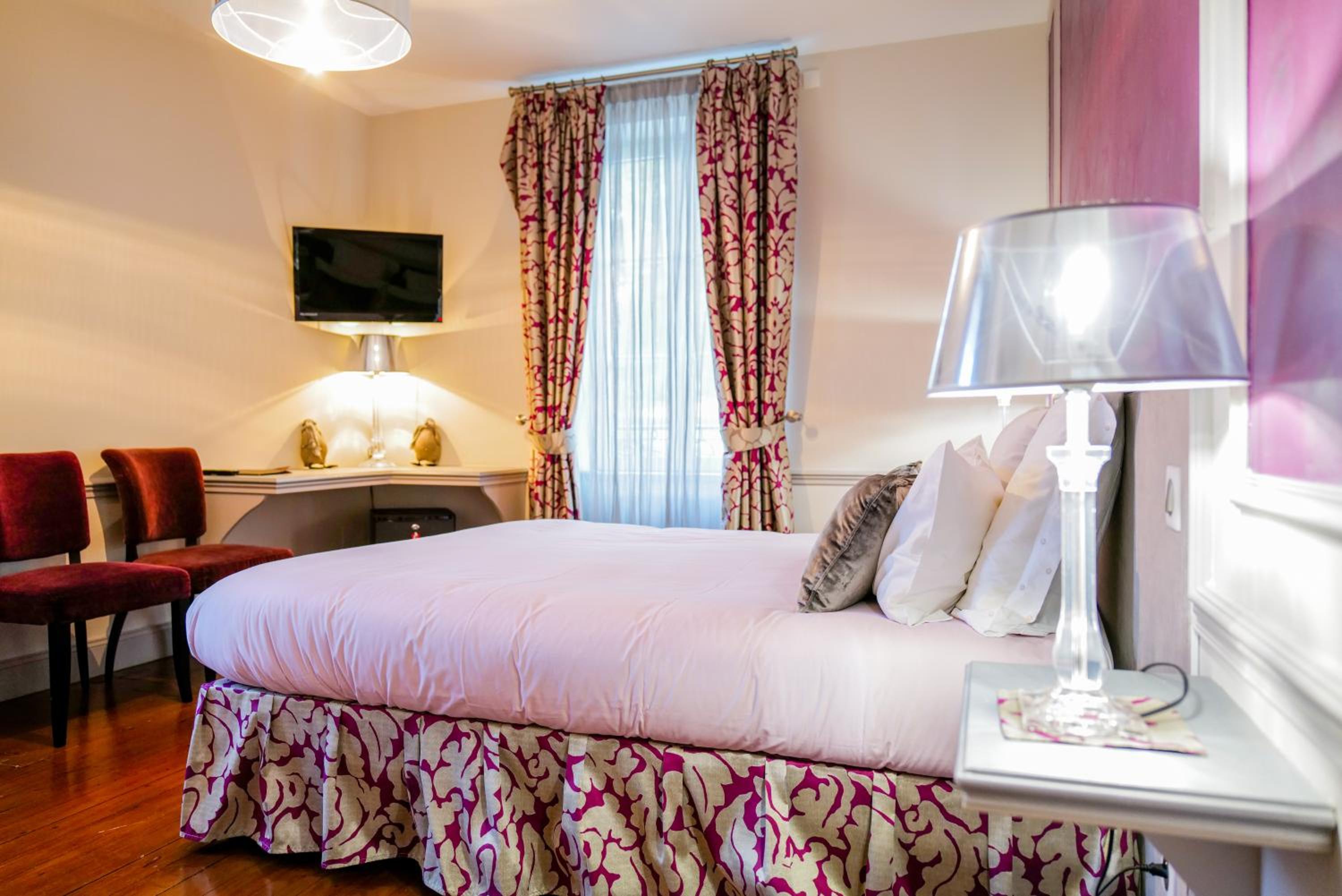 Deluxe Double Room with Bath photo 2