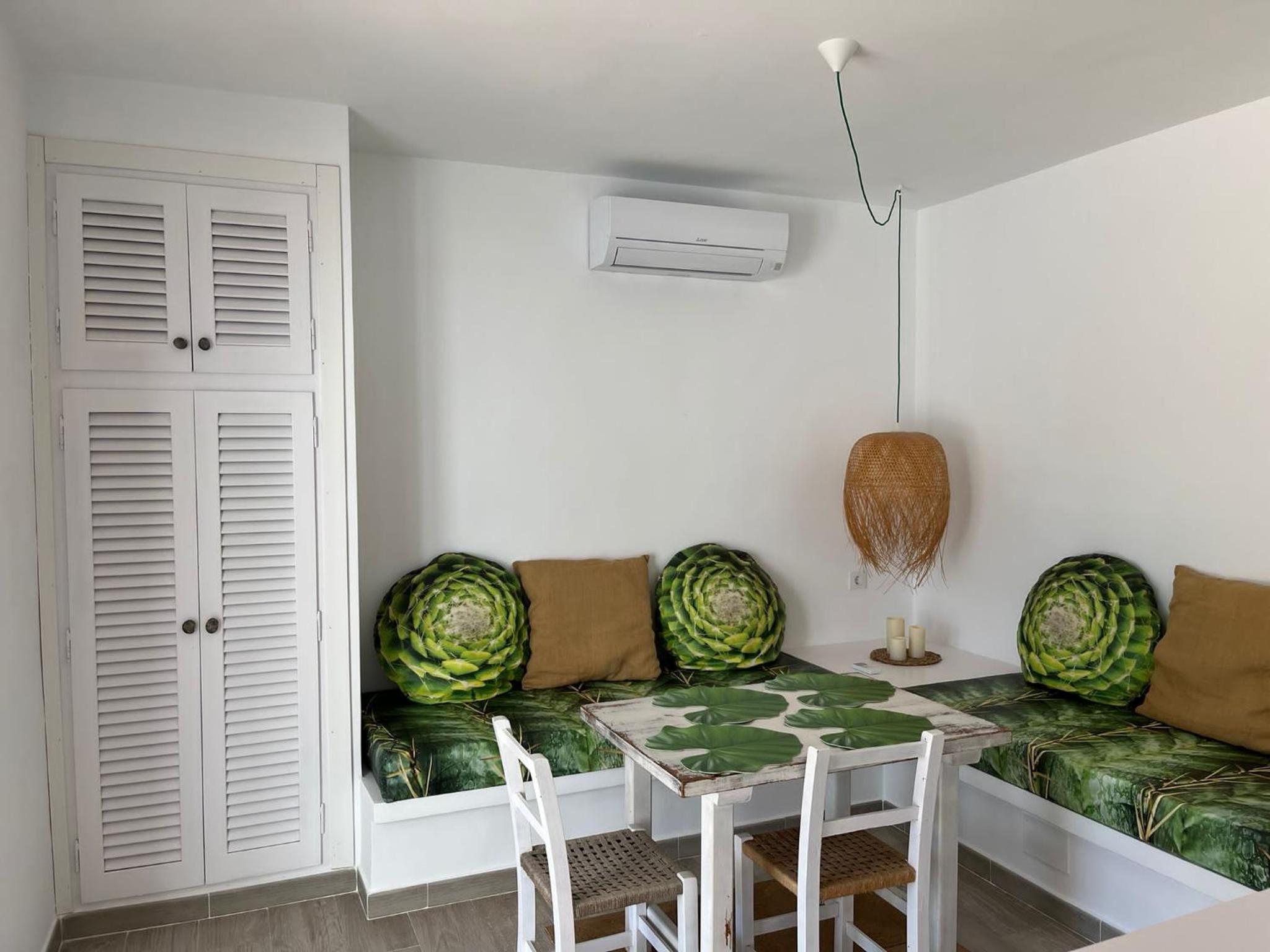 Bungalow with Garden View - Photo 3