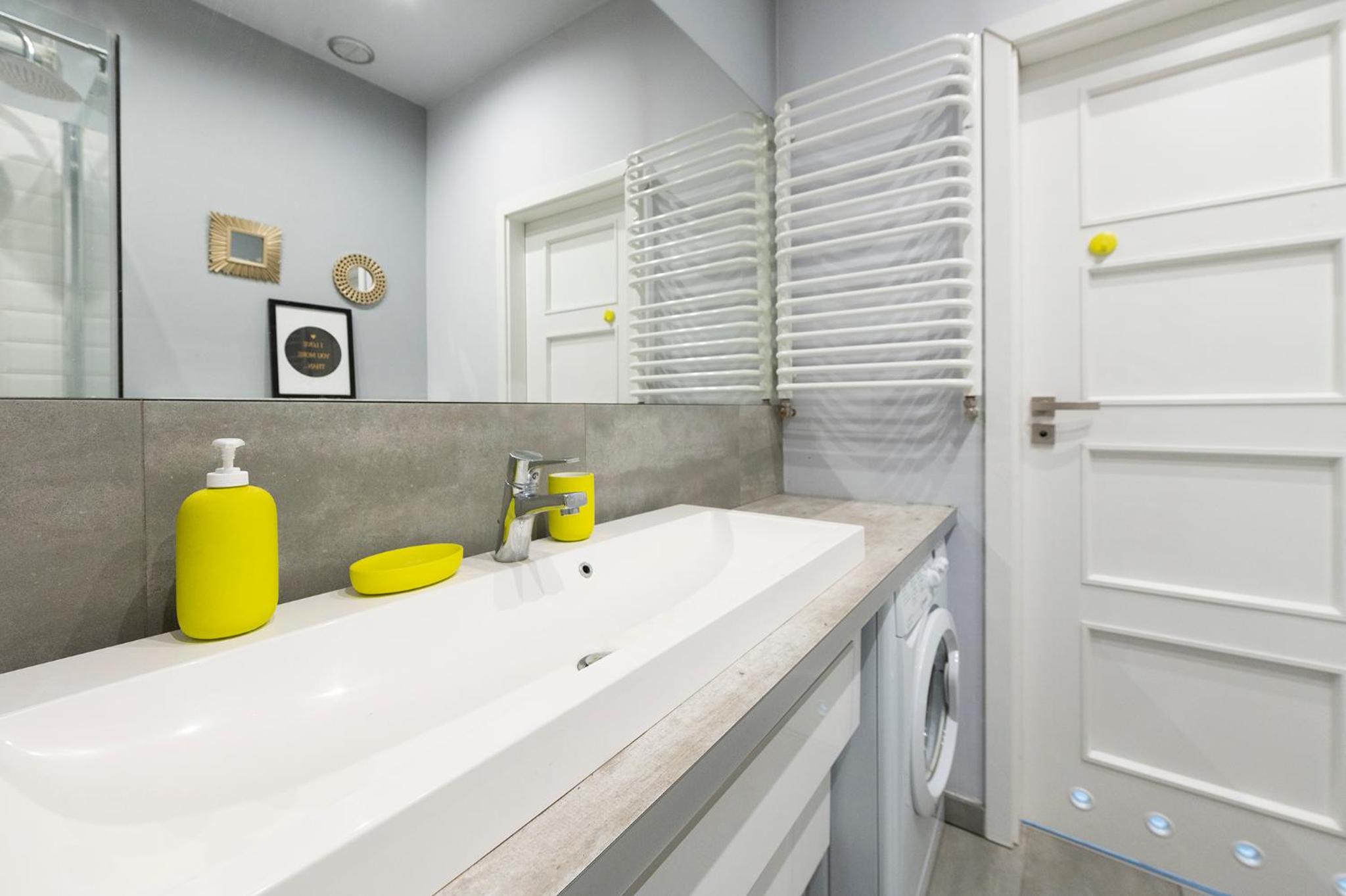 One-Bedroom Apartment - Photo 3