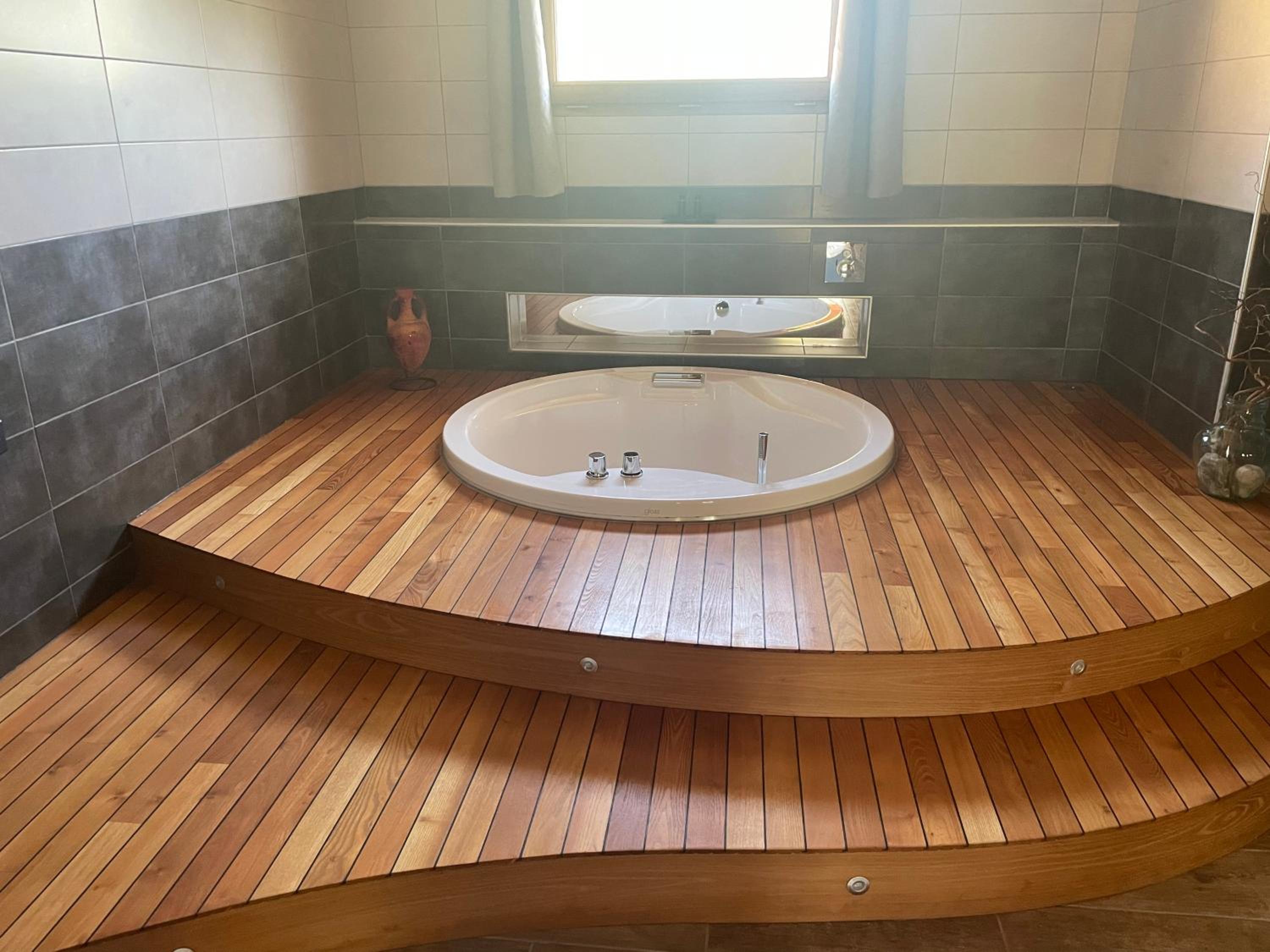 Double Room with Spa Bath photo 3