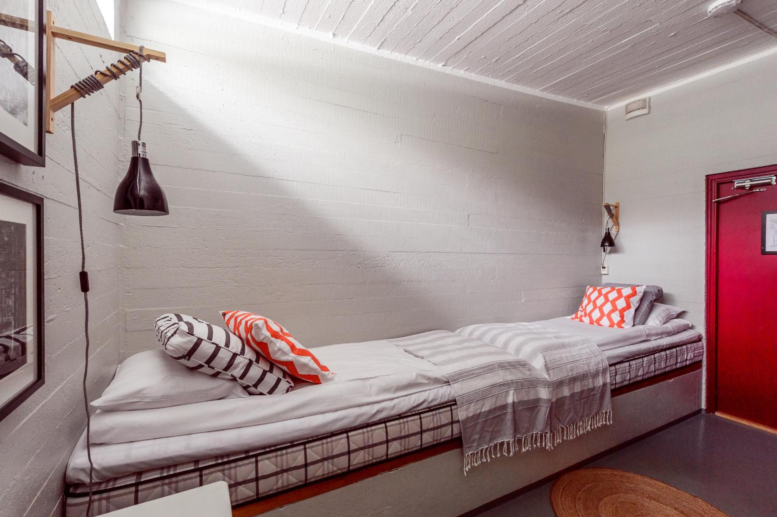 Small Twin Room with Shared Shower photo 2