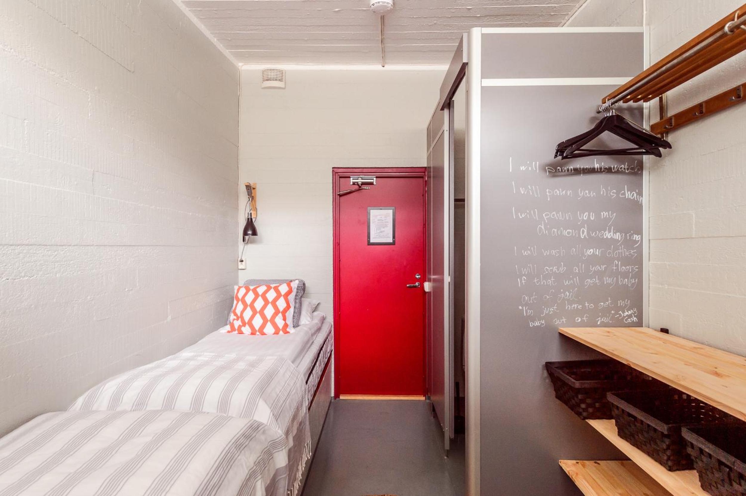 Small Twin Room with Shared Shower photo 3